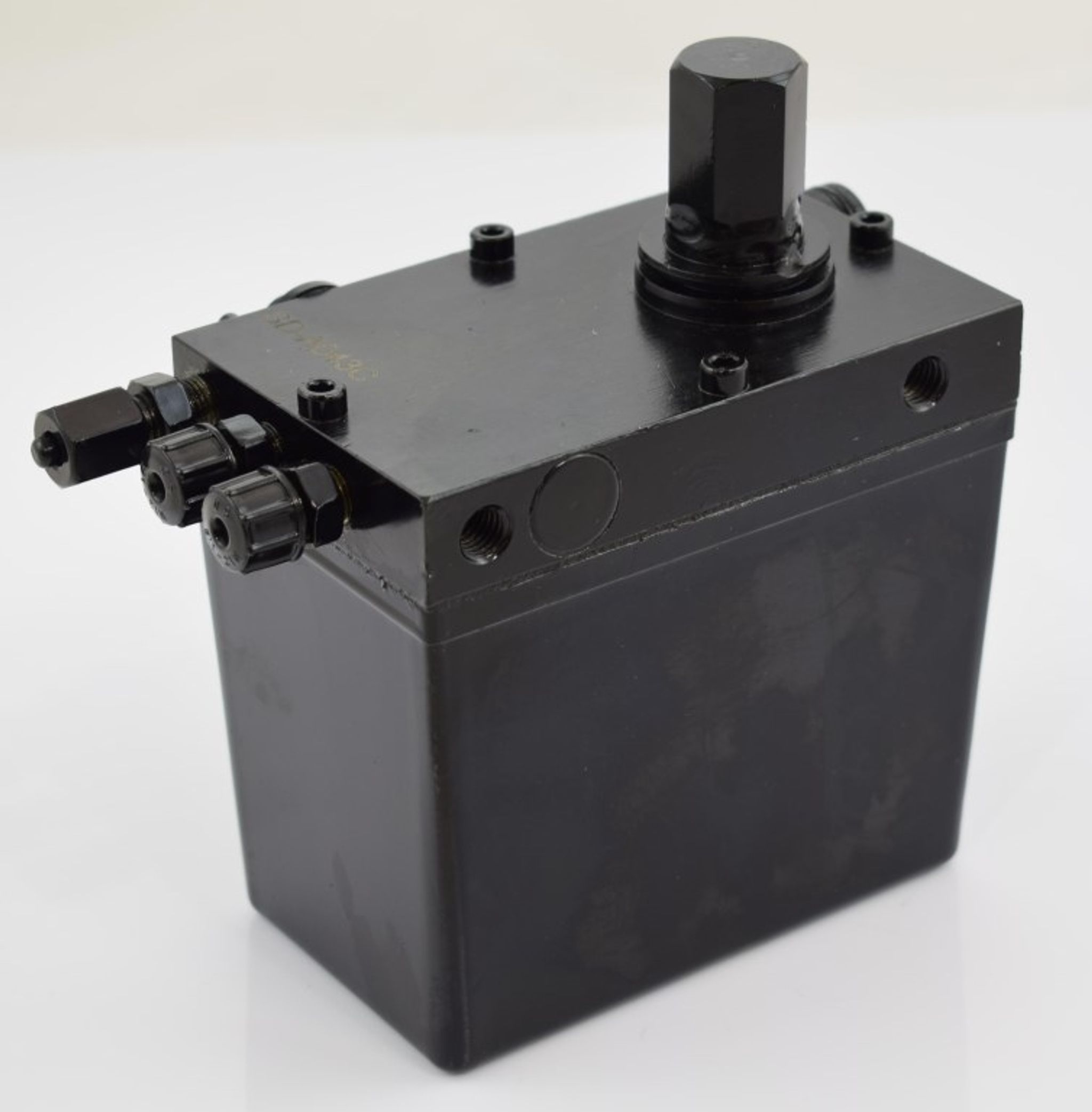 POMPA PODNOSZENIA KABINY SCANIA R CP/CG 3 KROCCE JEDNAKOWE