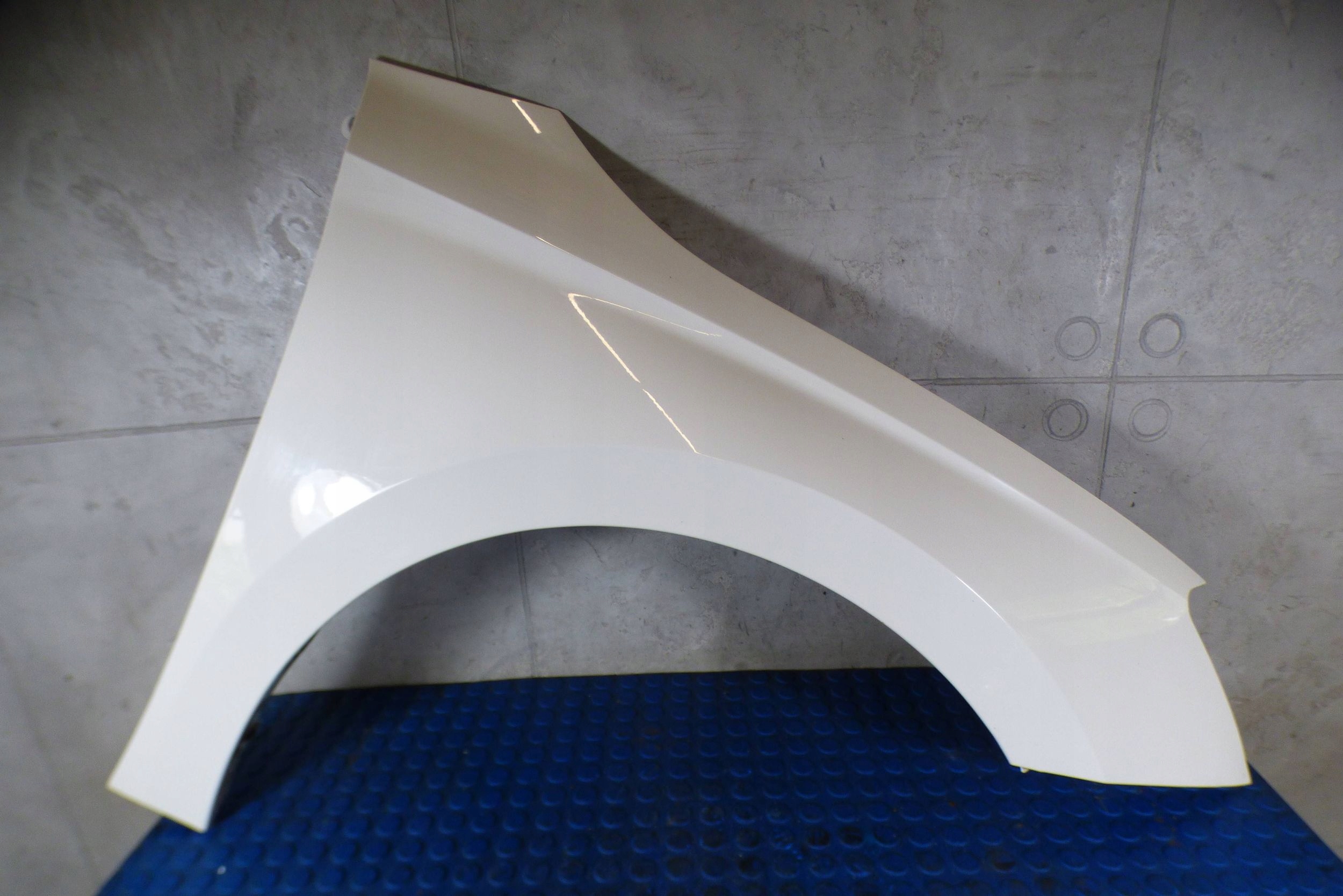 Skoda Scala fender right front original LAKIER LF9E st.BDB