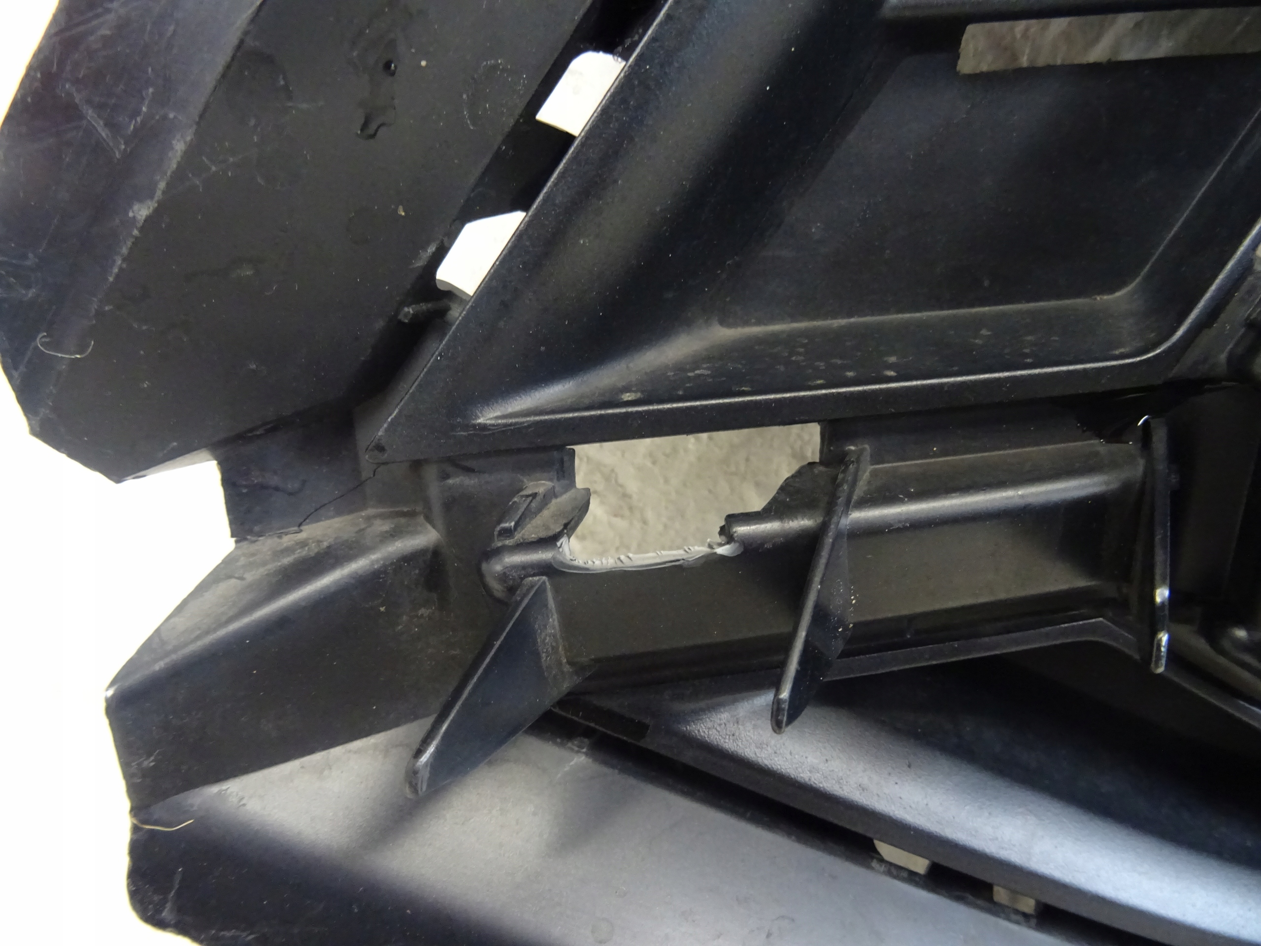 grid of a bumper front front left AUDI Q3 83A S-LINE 83A807681D