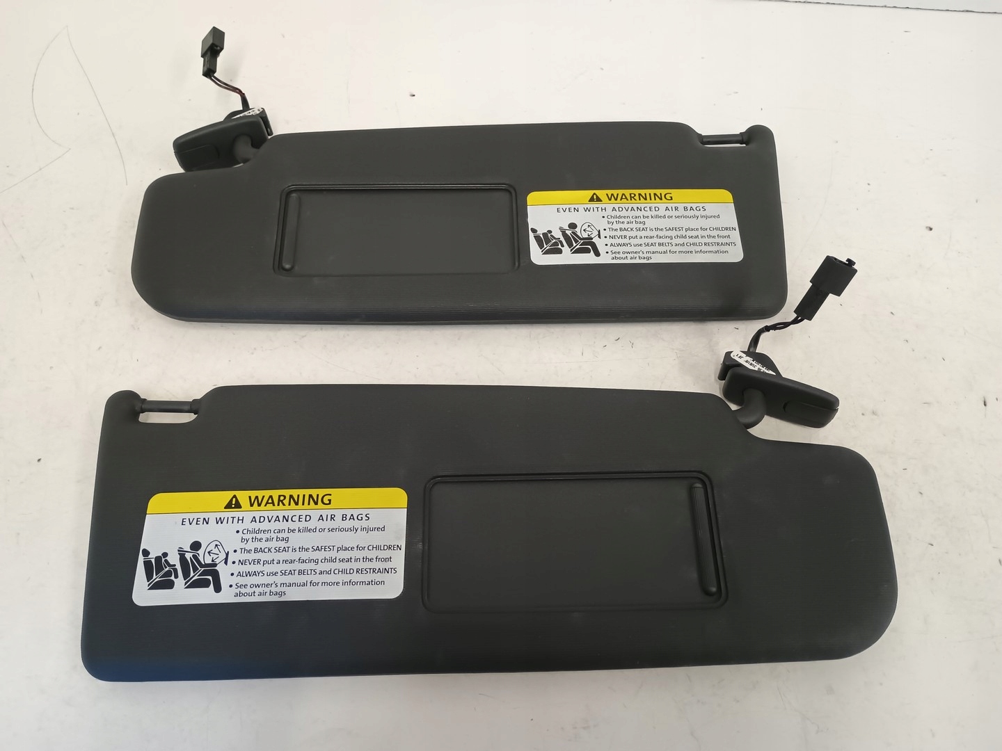 DASZKI SŁONECZNIK GOLF 5 GTI R32 1K0857551 1K0857552 CZARNE KOMPLET