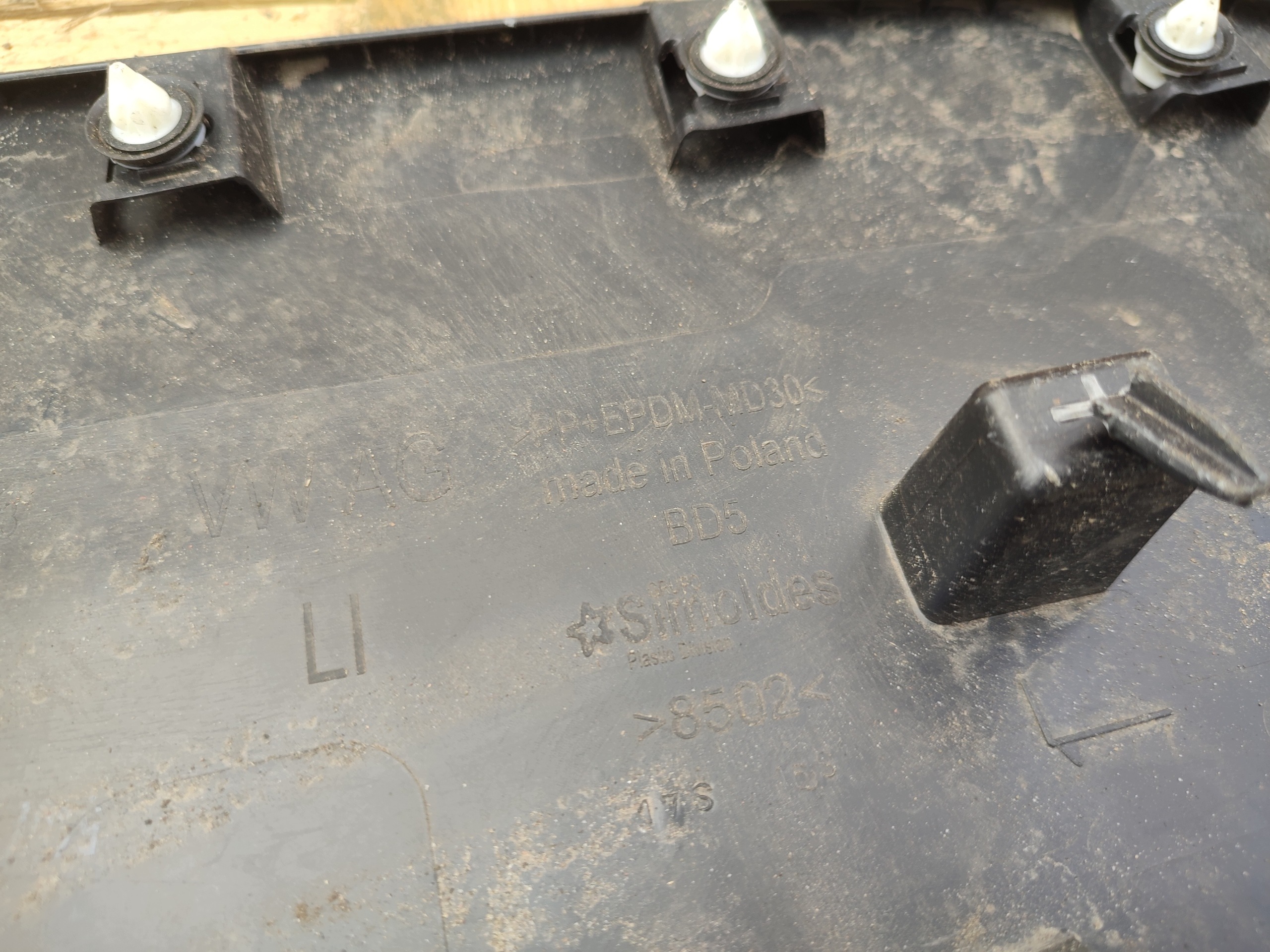 VW CRAFTER II left moulding side PDC WERSJA below sensor PARKOWAN. 7C0853753