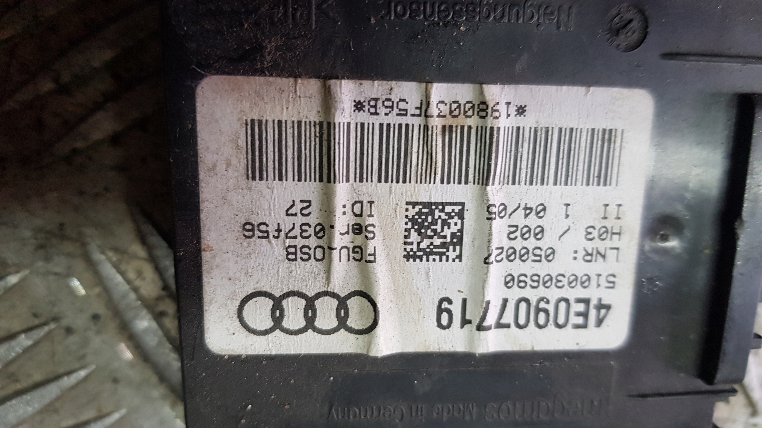 AUDI A8 D3 module ALARMU control unit 4E0907719
