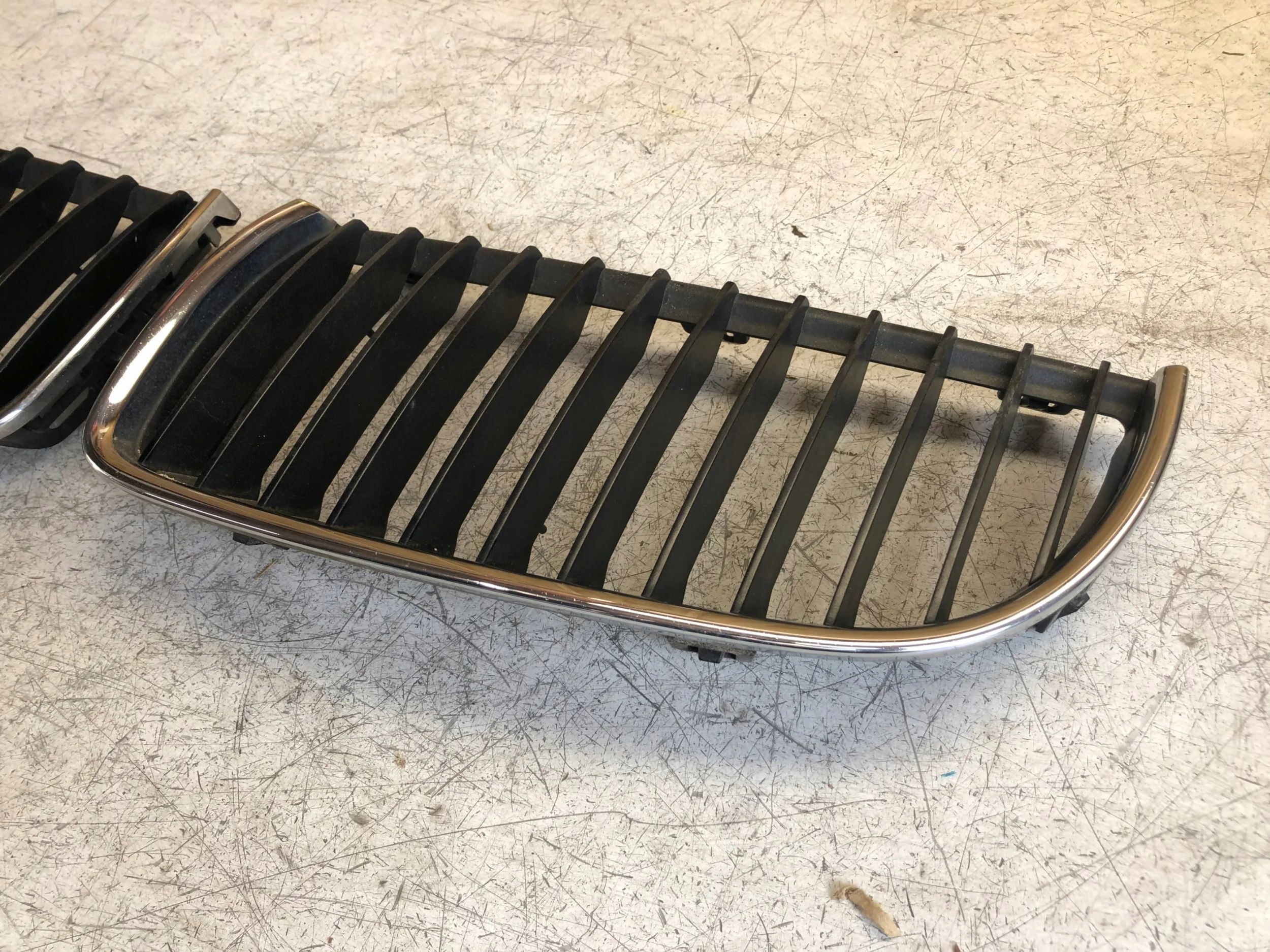 front PREKLADgrill left right BMW E90 7120008 7120007