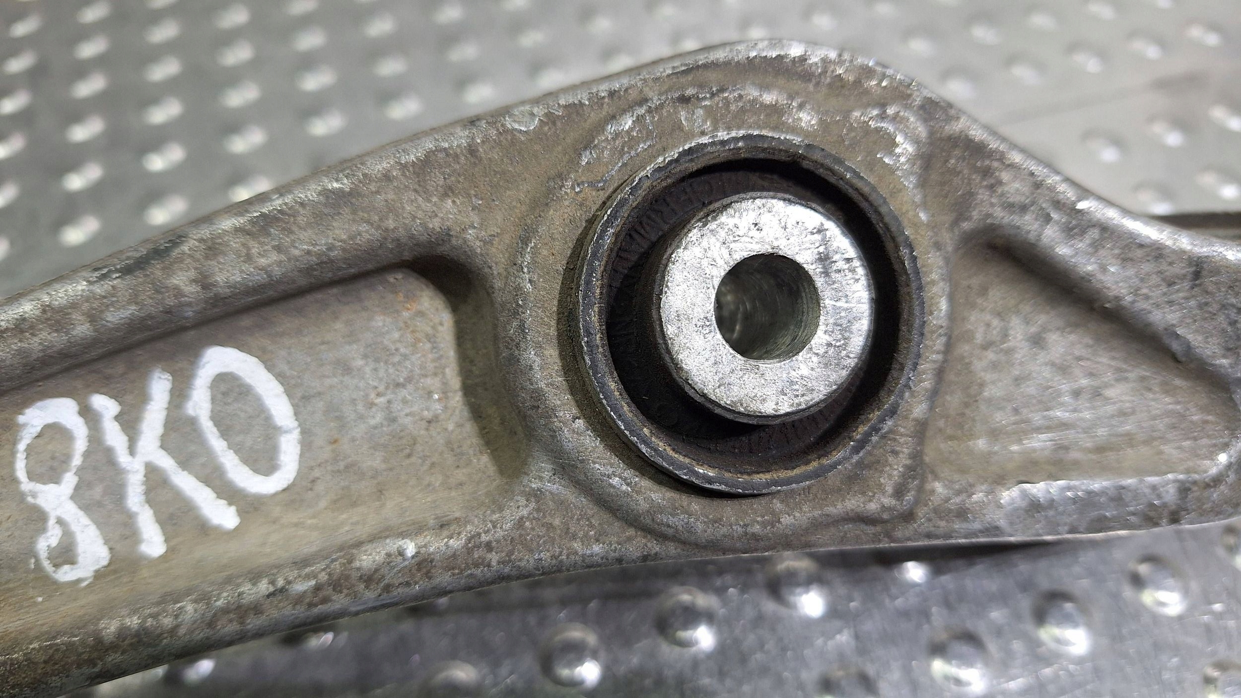arm left front 8K0407155B AUDI A4 B8 A5 8T A7 A6 C7 Q5 8R