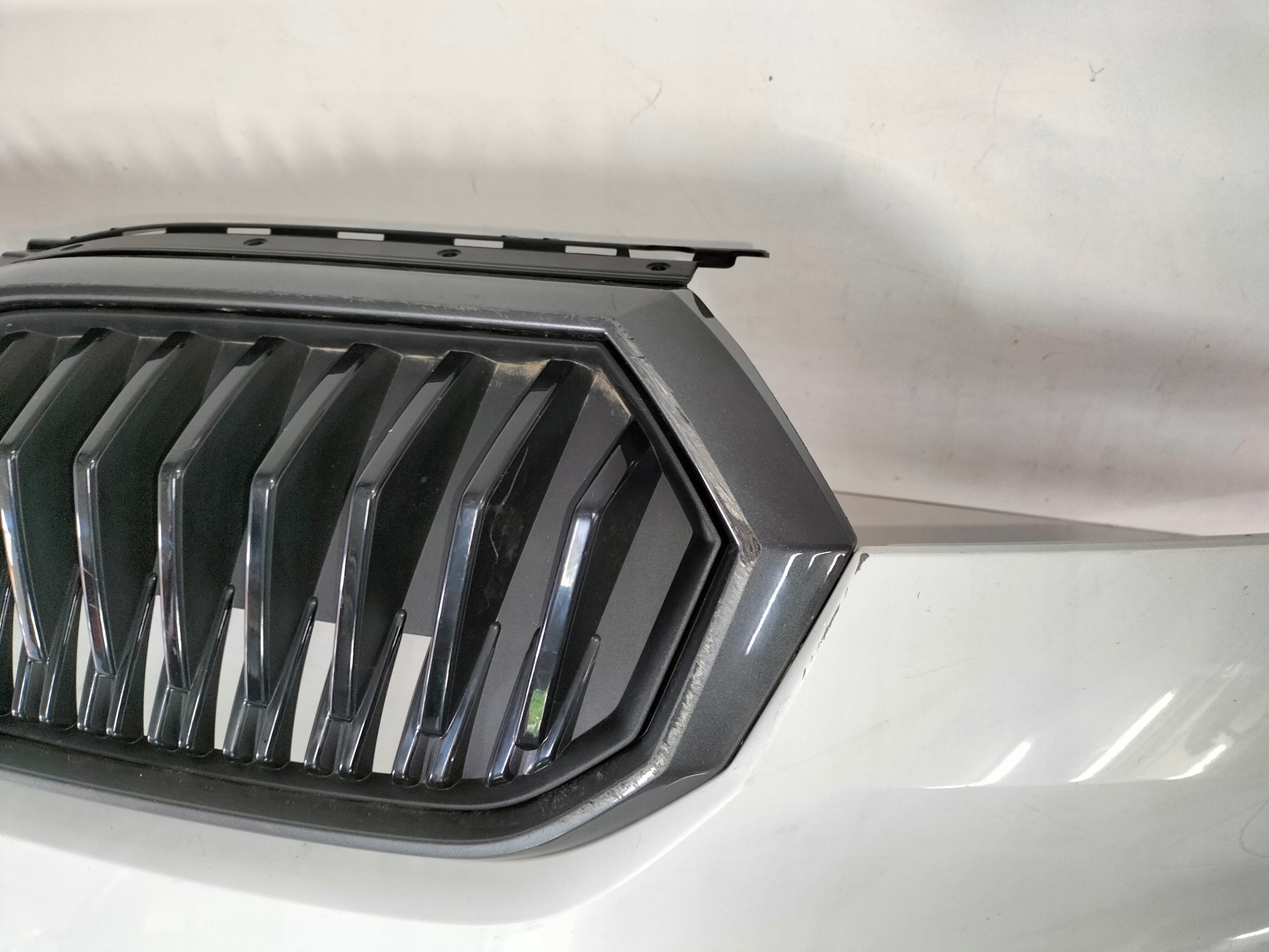 FRONTSTOSSSTANGE VORNE SKODA FABIA 4 IV 6VA 21