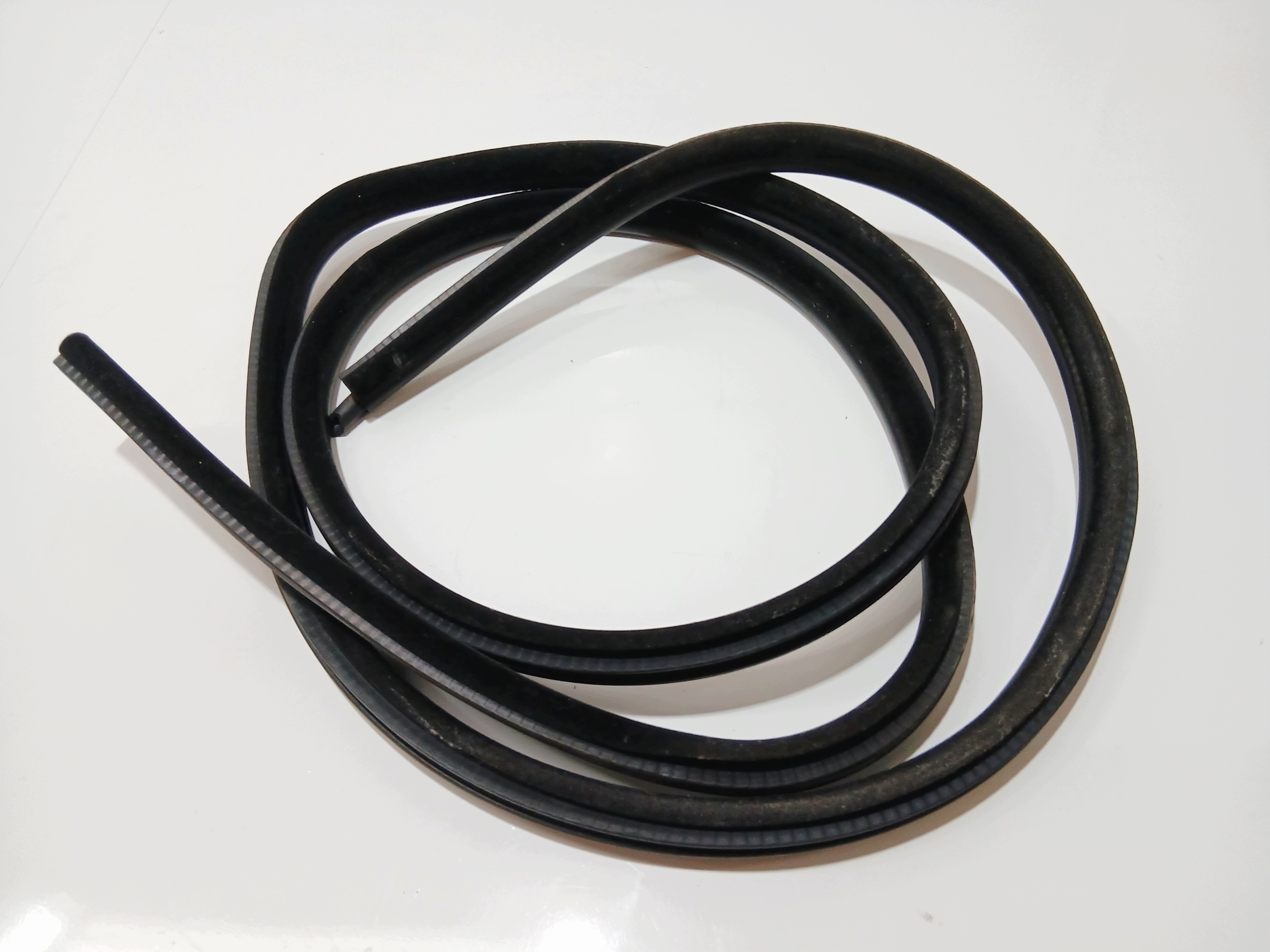 gasket door left front BMW E60 E61 tyres ZAMSZ (0001313)
