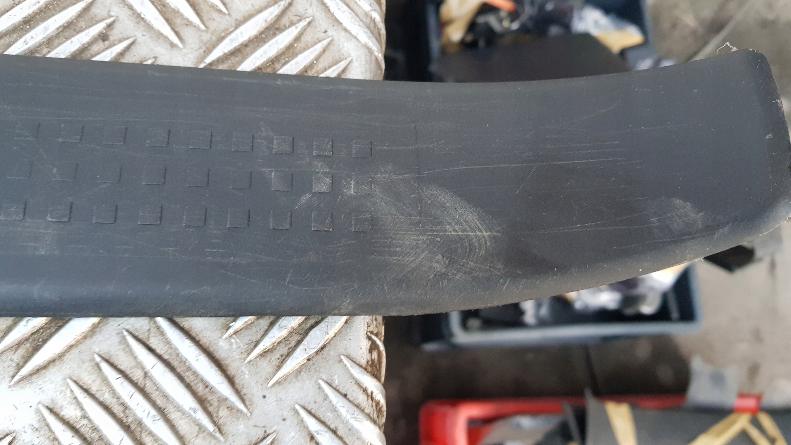 AUDI A4 B6 moulding threshold cover of the threshold front 8E0853373