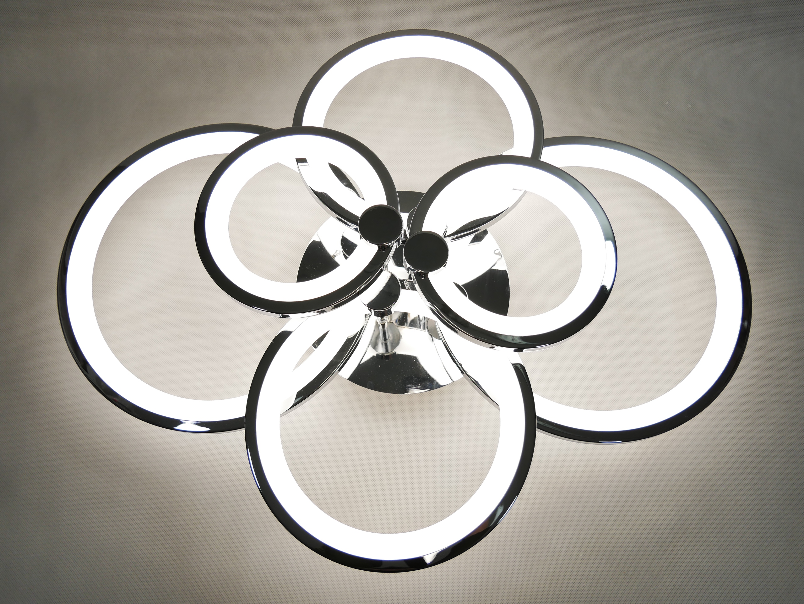 LAMPA LED RING CHROM ŻYRANDOL RING + PILOT 84W Marka Amper