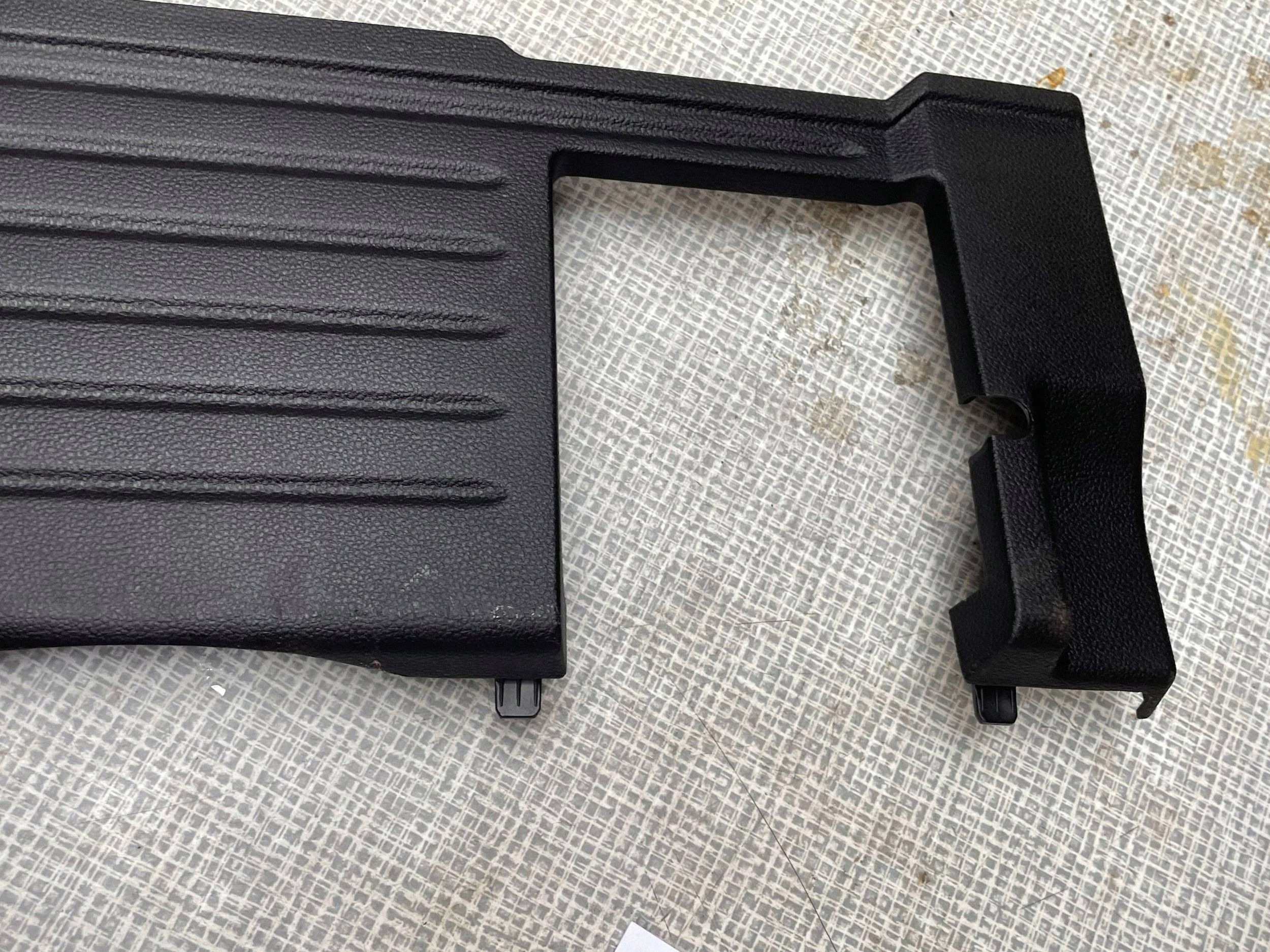 kunststofftteil SITZ RENAULT CAPTUR II 749162603R @M