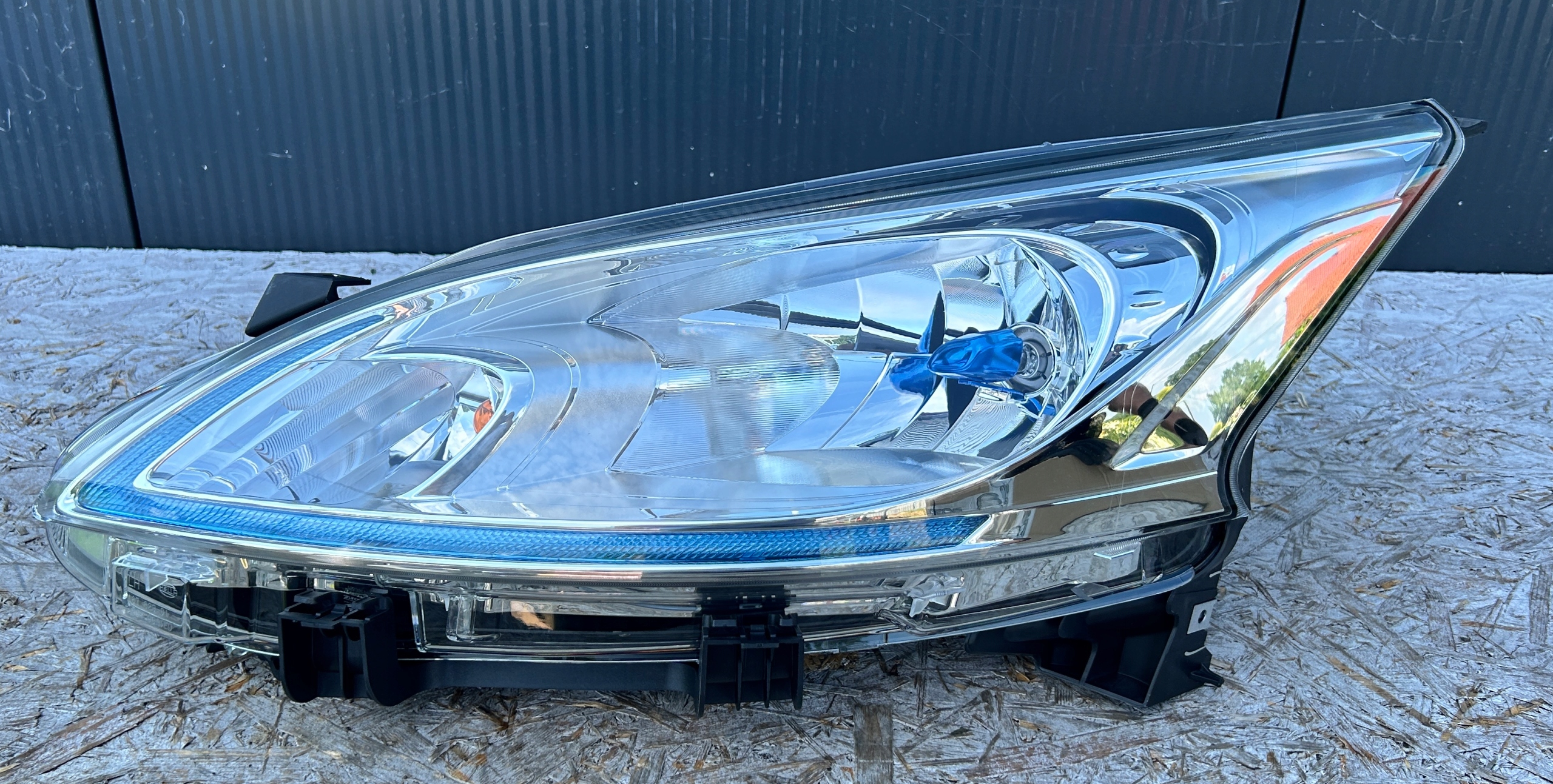 light left front front NISSAN E-NV200 26060-4FA1A new