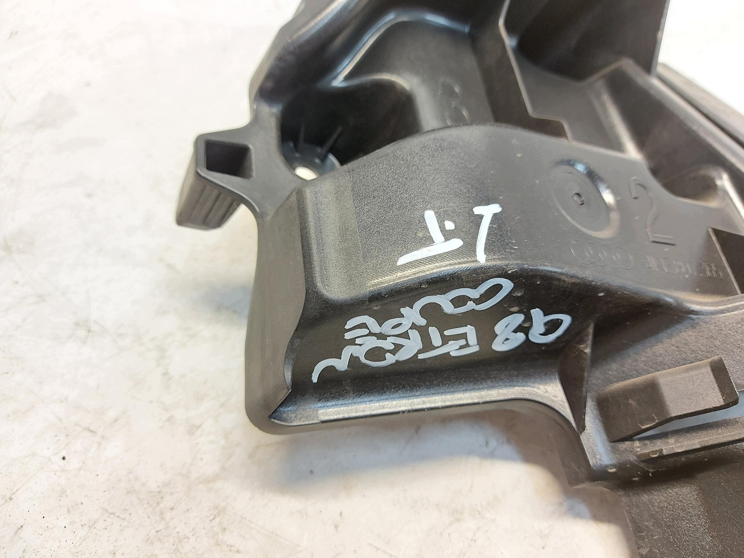 Audi Q8 E-TRON SportBack 4KE Support Support plaque Aile Gauche Arrière 4ke807365