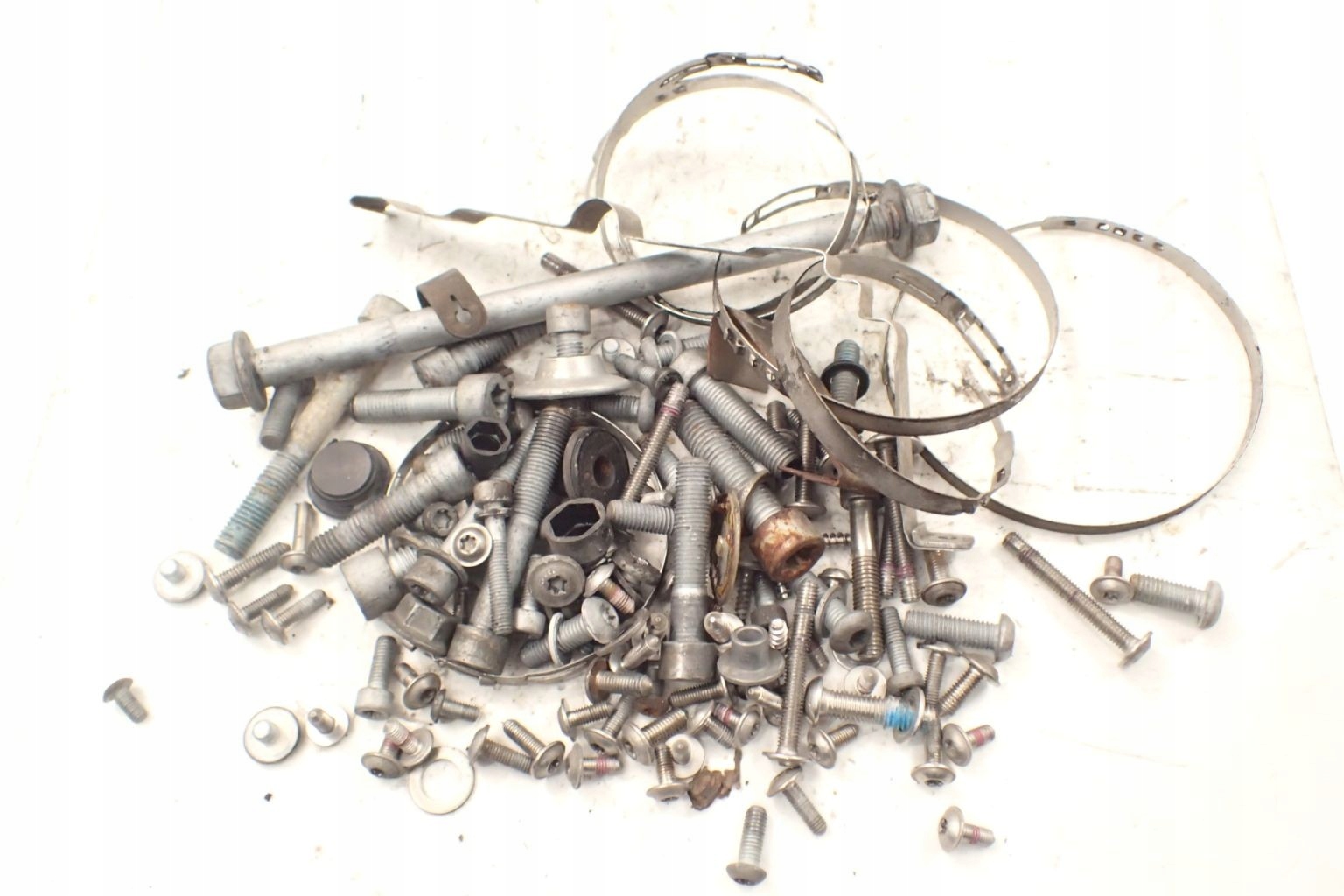 BMW R 1200 R 06-10 Śruby z demontażu