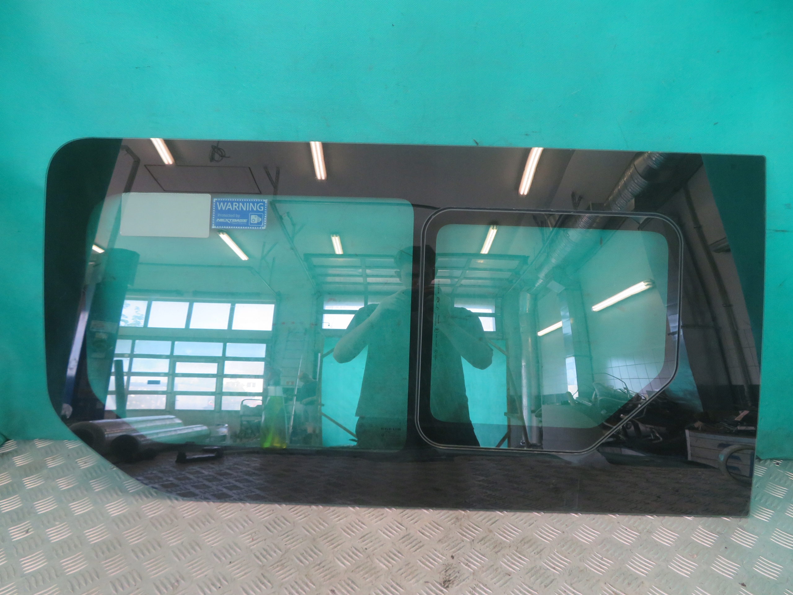 window left BOK RENAULT TRAFIC III OPEL VIVARO 19R