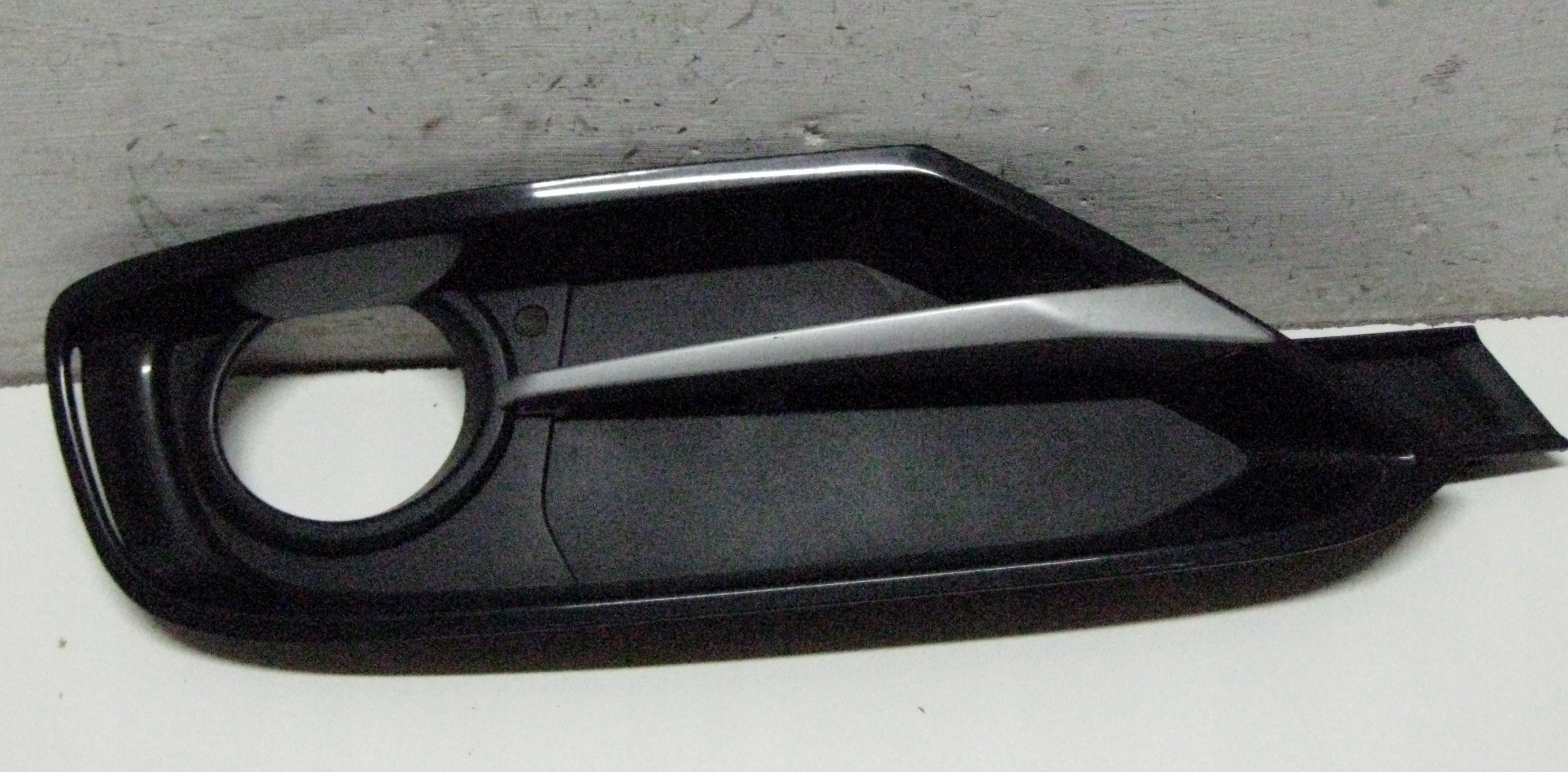 BMW F31 2.0D 14R grid of a bumper left front