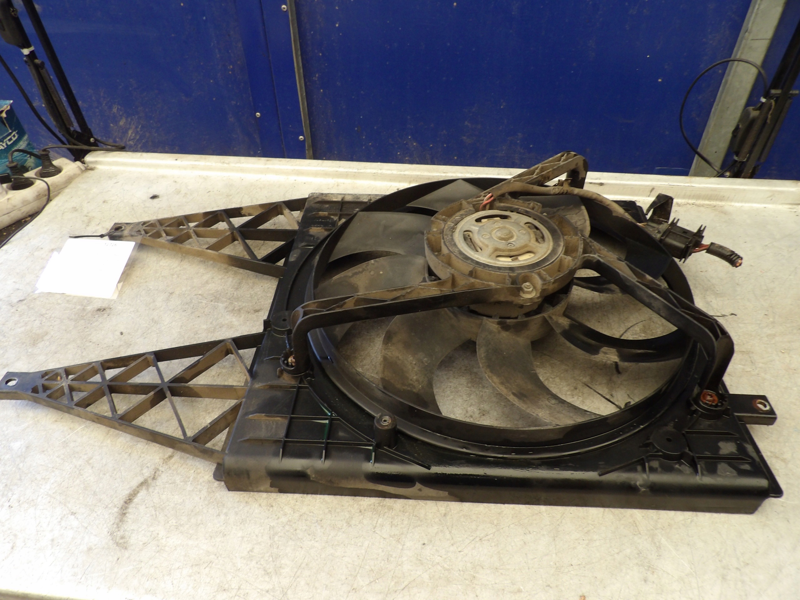 VW Polo 9N radiator fan