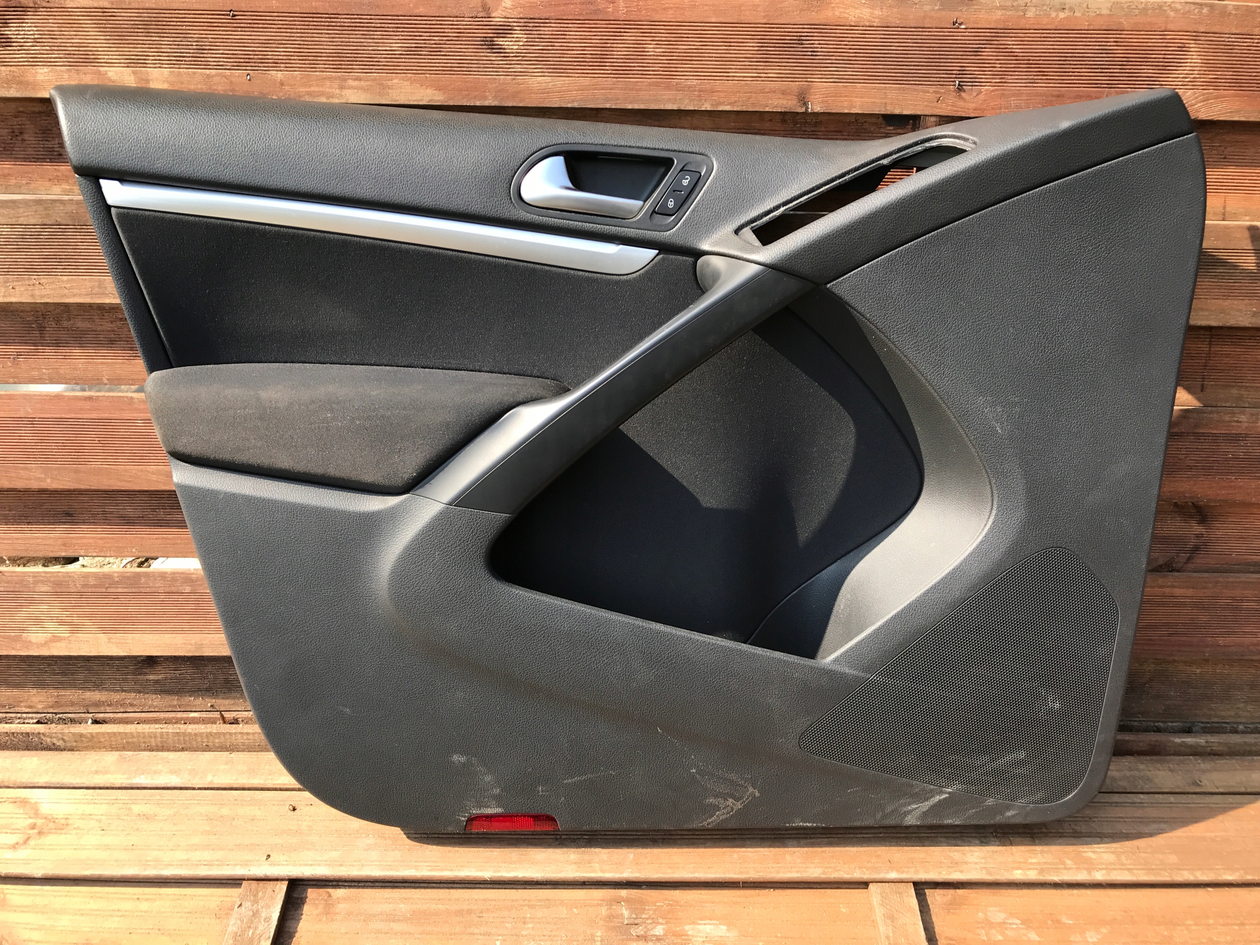 side door left front VW TIGUAN 5N0867011