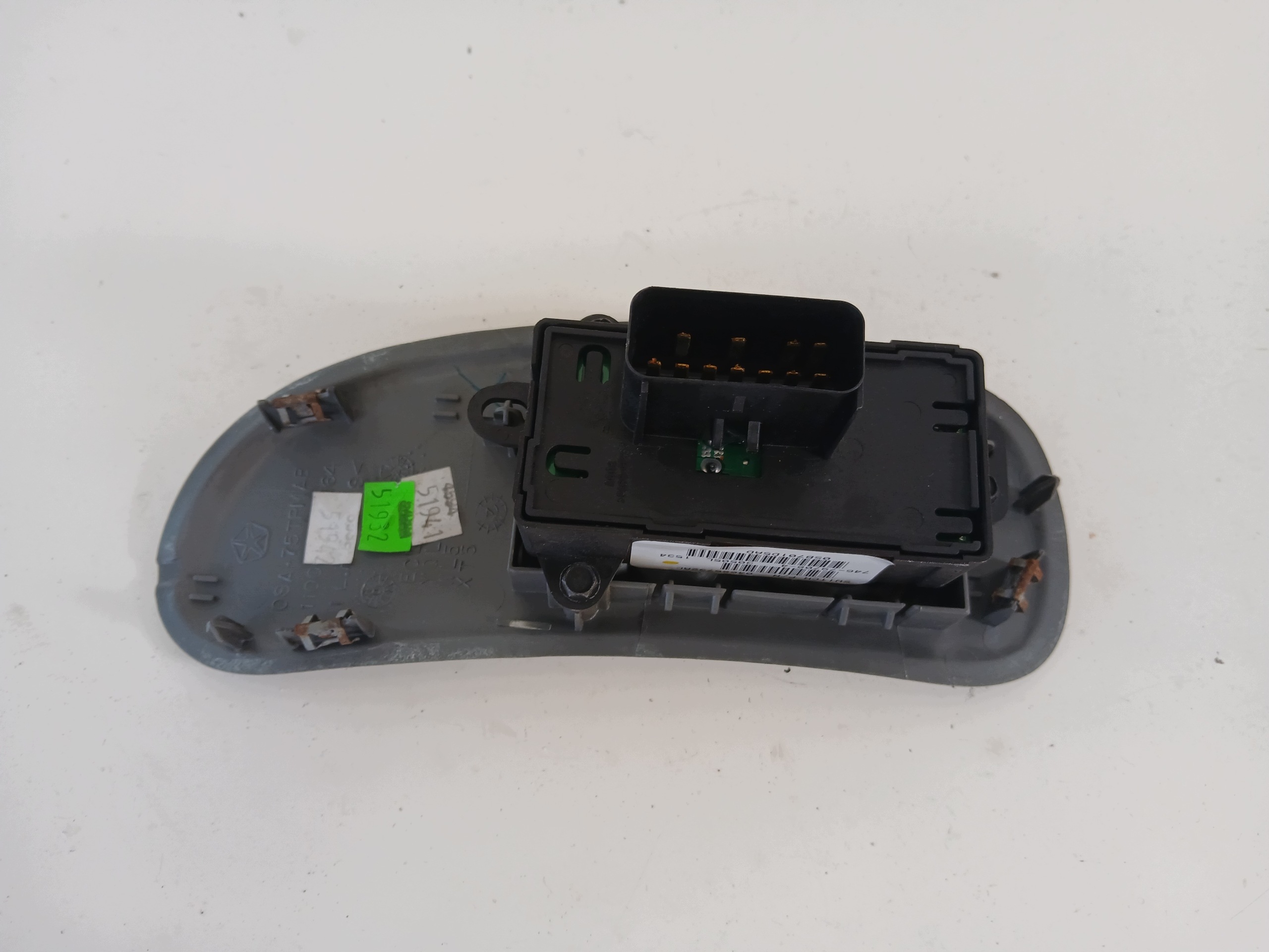 CHRYSLER VOYAGER IV PANEL Vitre 04685732AC