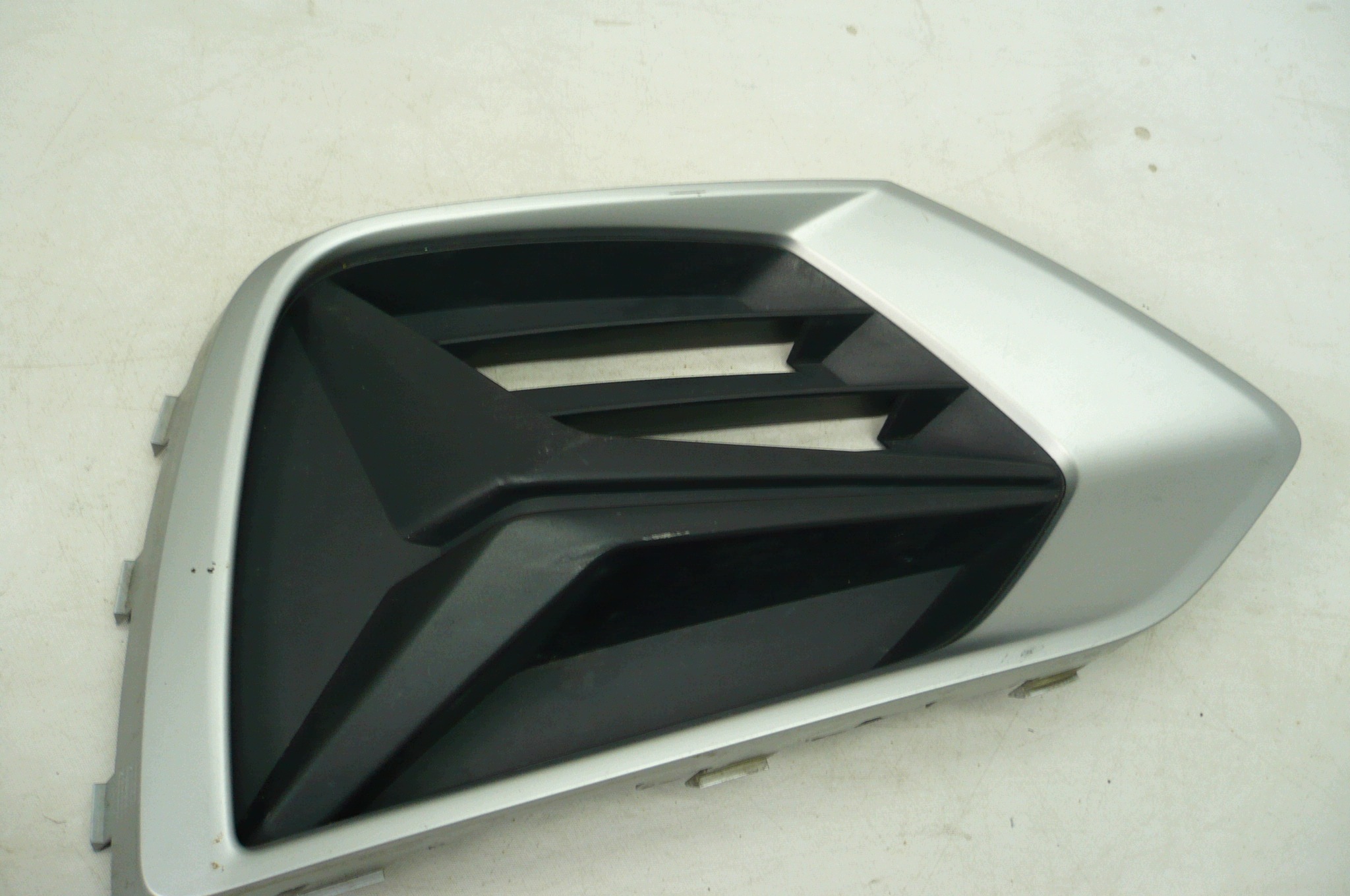 AUDI Q3 II 2018- grid of a bumper right front original