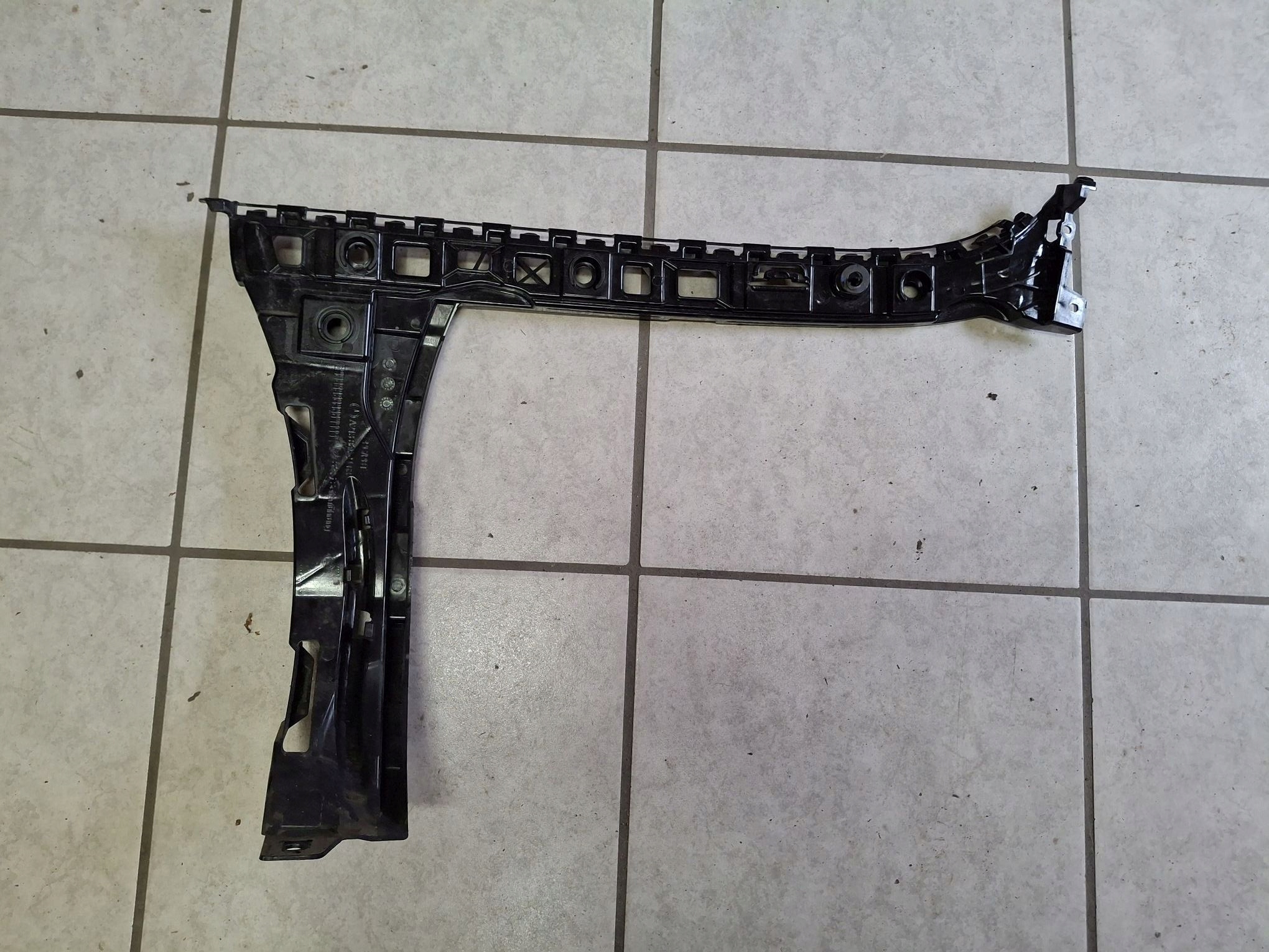 right or left bumper bracket rear part MERCEDES E-KLASA W213 KOM