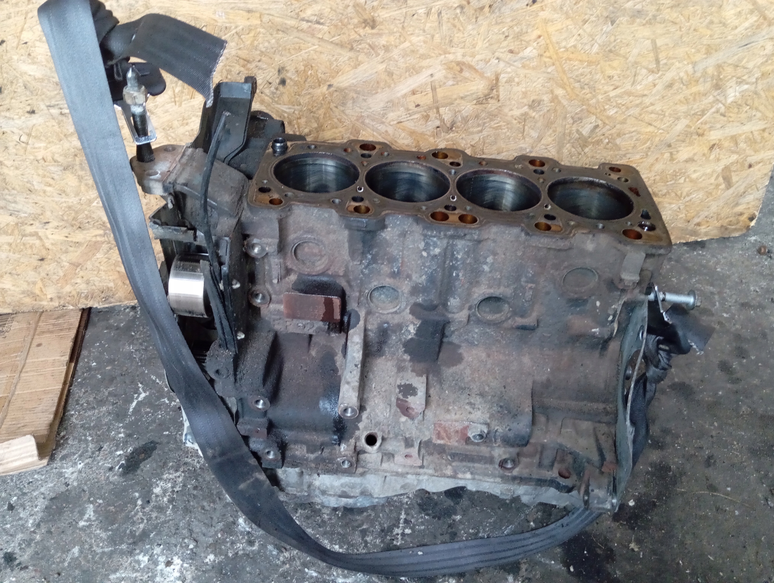 БЛОК ДВИГУНА Hyundai Santa Фе 2.4 G4js ОПИС