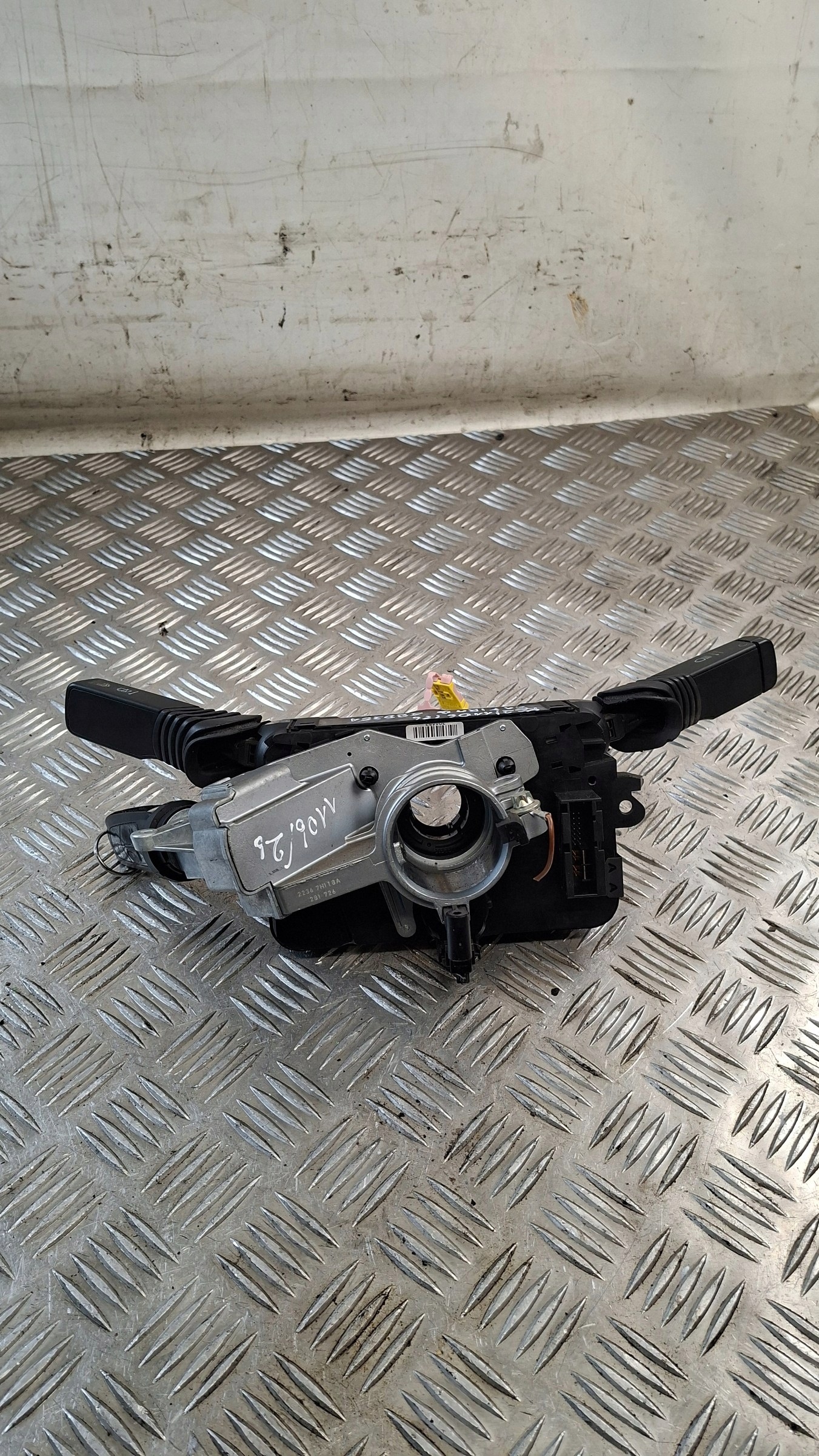 commande levier commodo sous volant OPEL ZAFIRA B