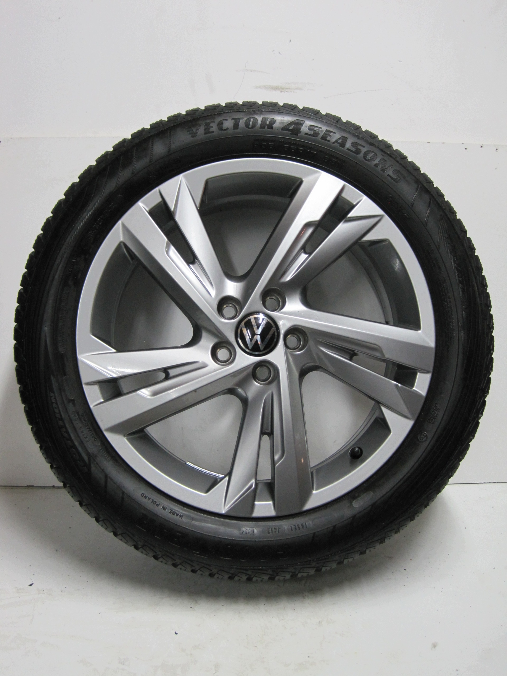 wheels discs tyres VW TAIGO 2G7 R17 M+S 7mm