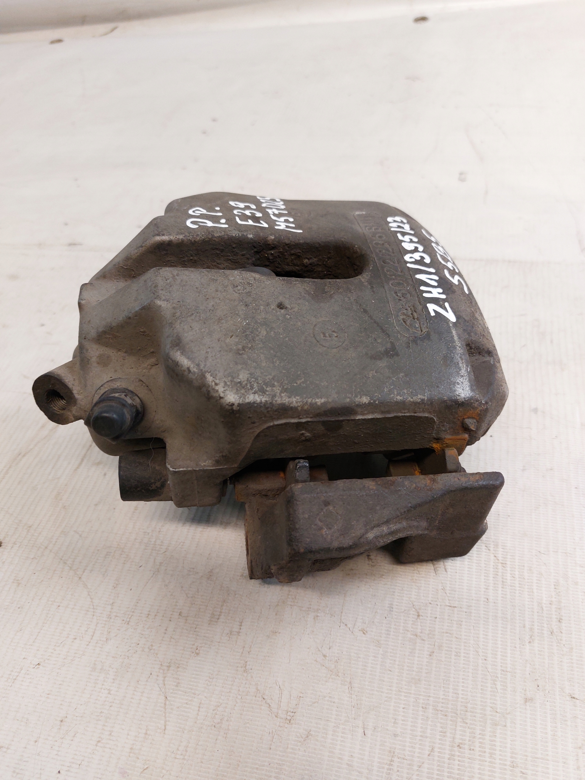 caliper brake right front BMW E39 M57D25 2.5D