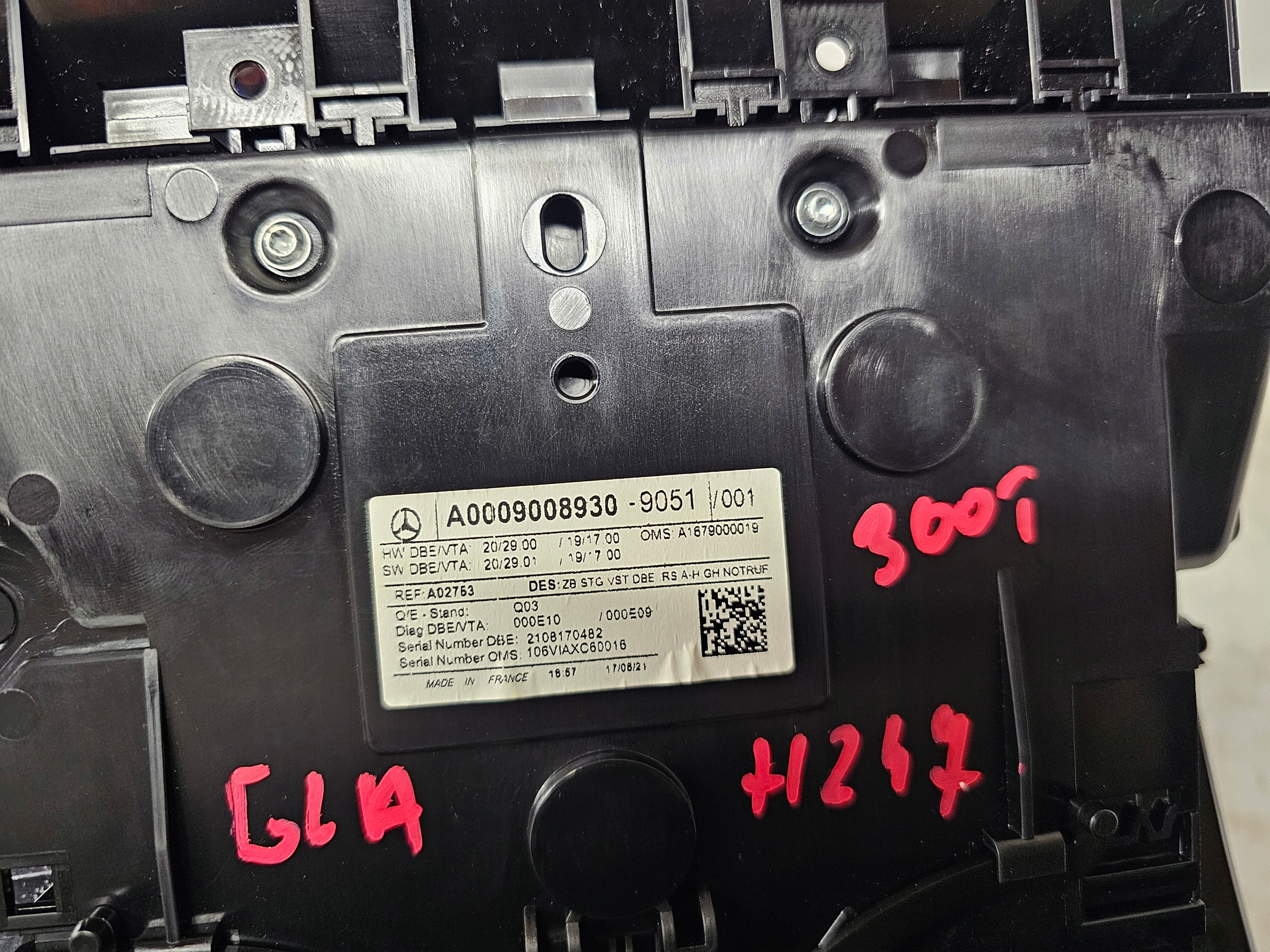 панель MERCEDES A0009008930