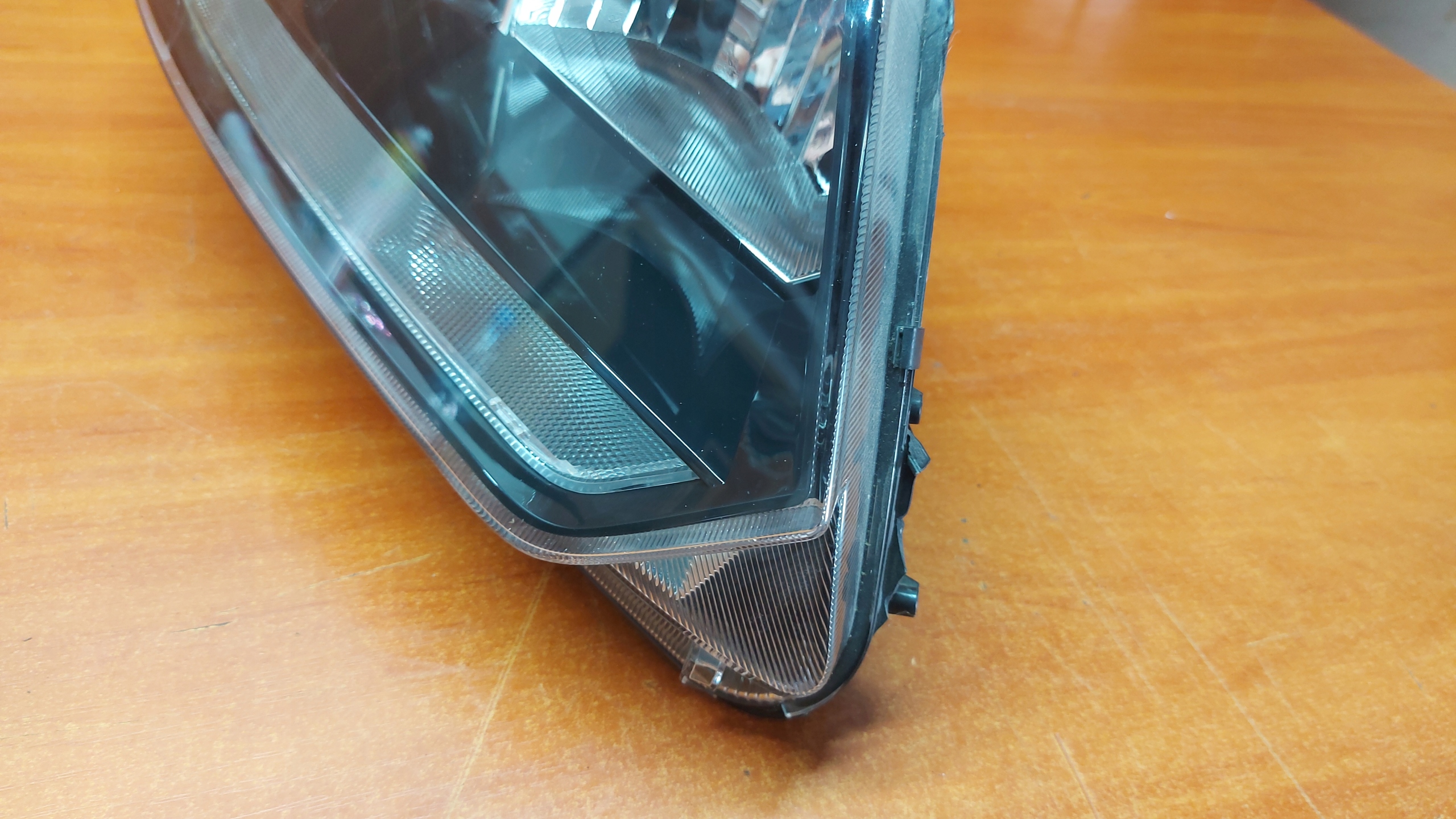 REFLEKTOR light right right front SKODA YETI 13-17