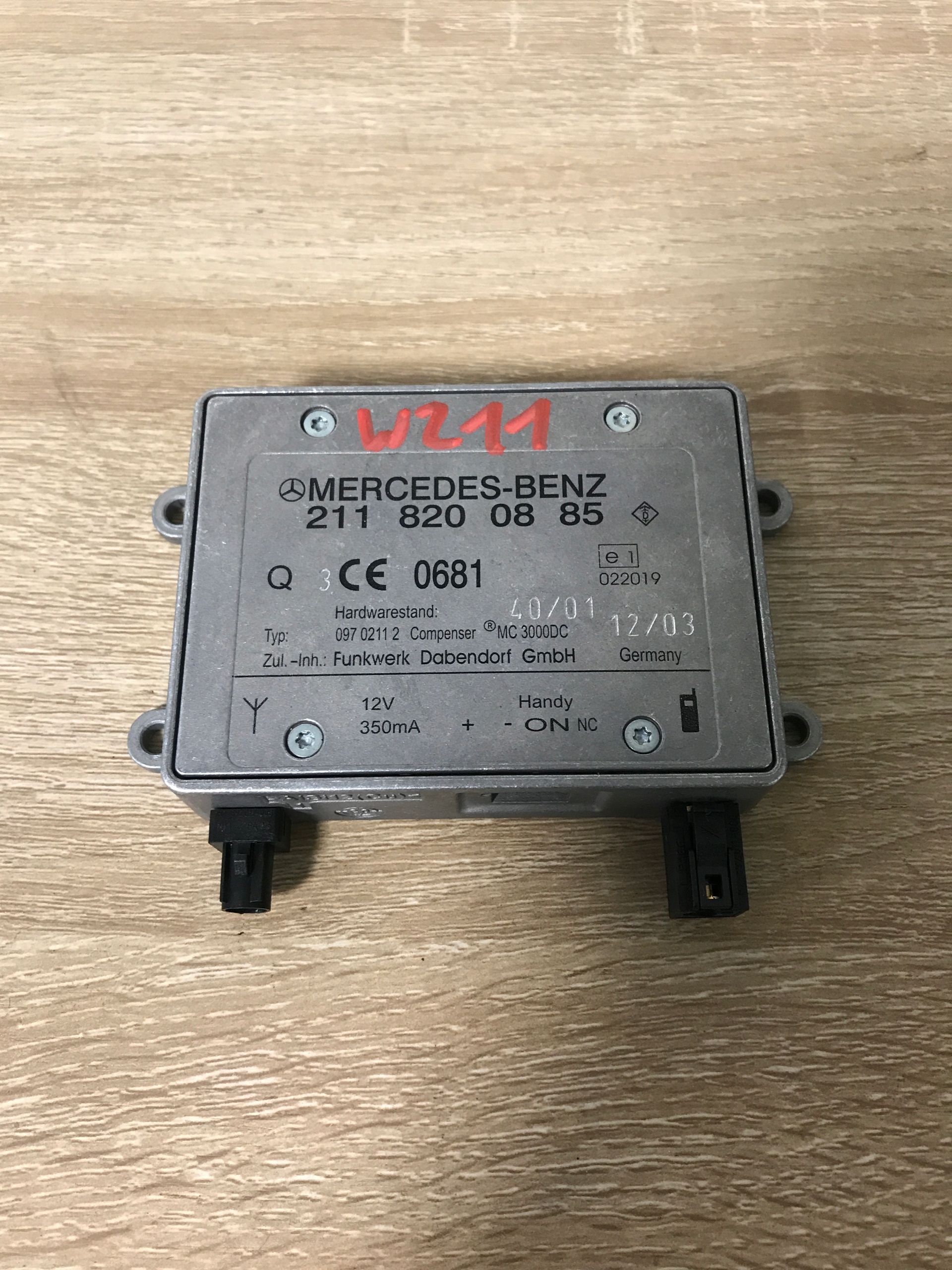 amplifier ANTENY MERCEDES W211 2118200885