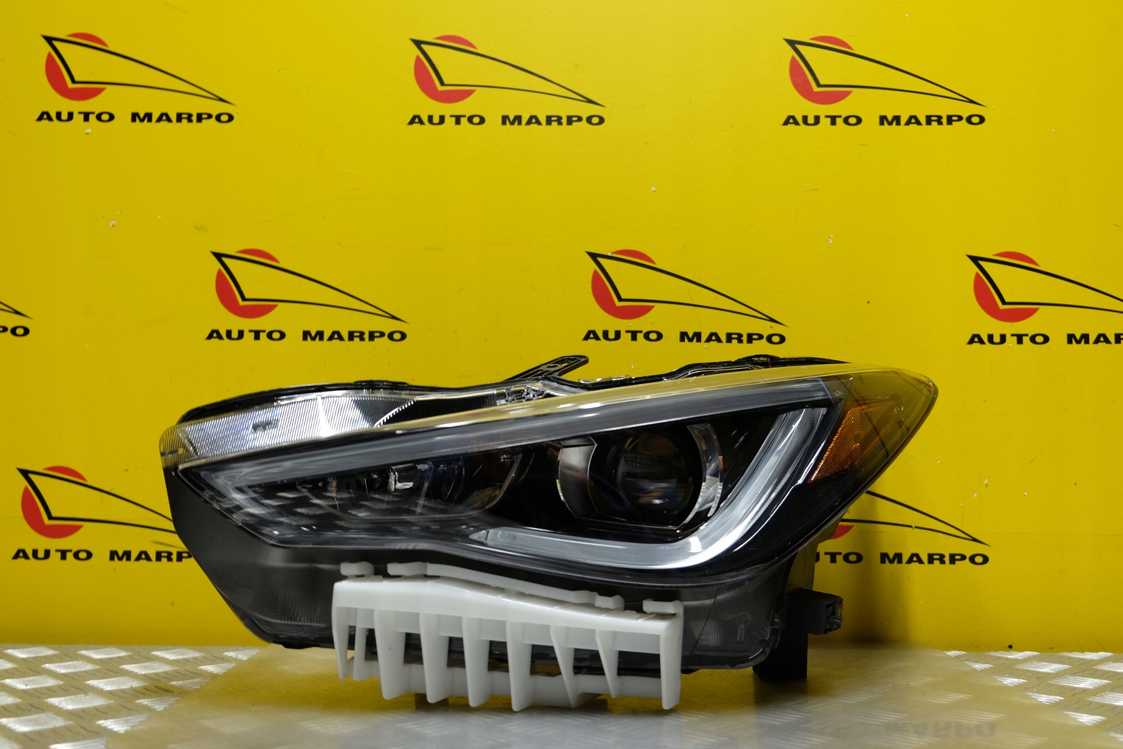 INFINITI Q60 2017- REFLEKTOR LAMPA LED LEWA USA Strona zabudowy lewa