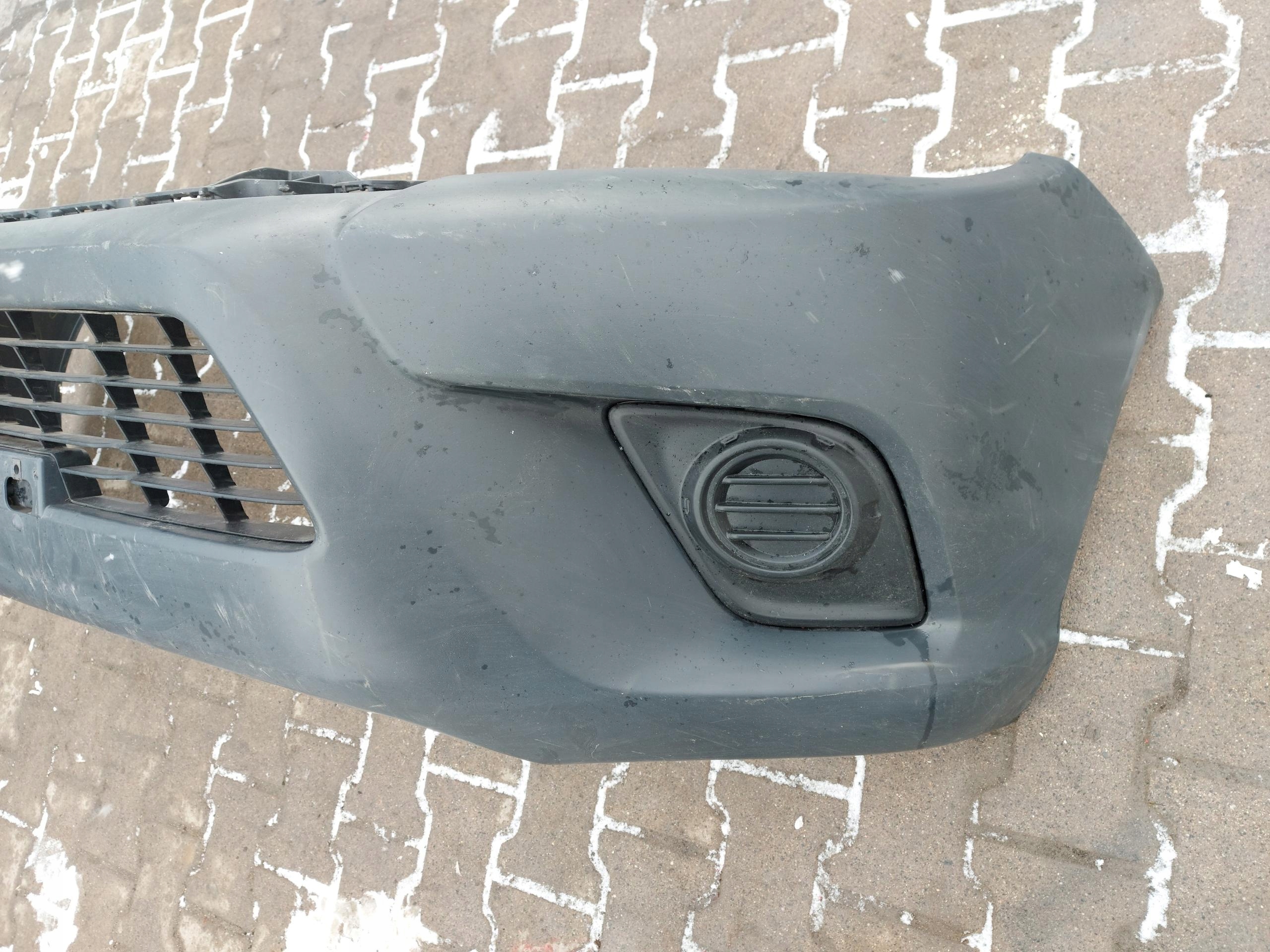 Toyota Hilux VIII bumper front front oryg