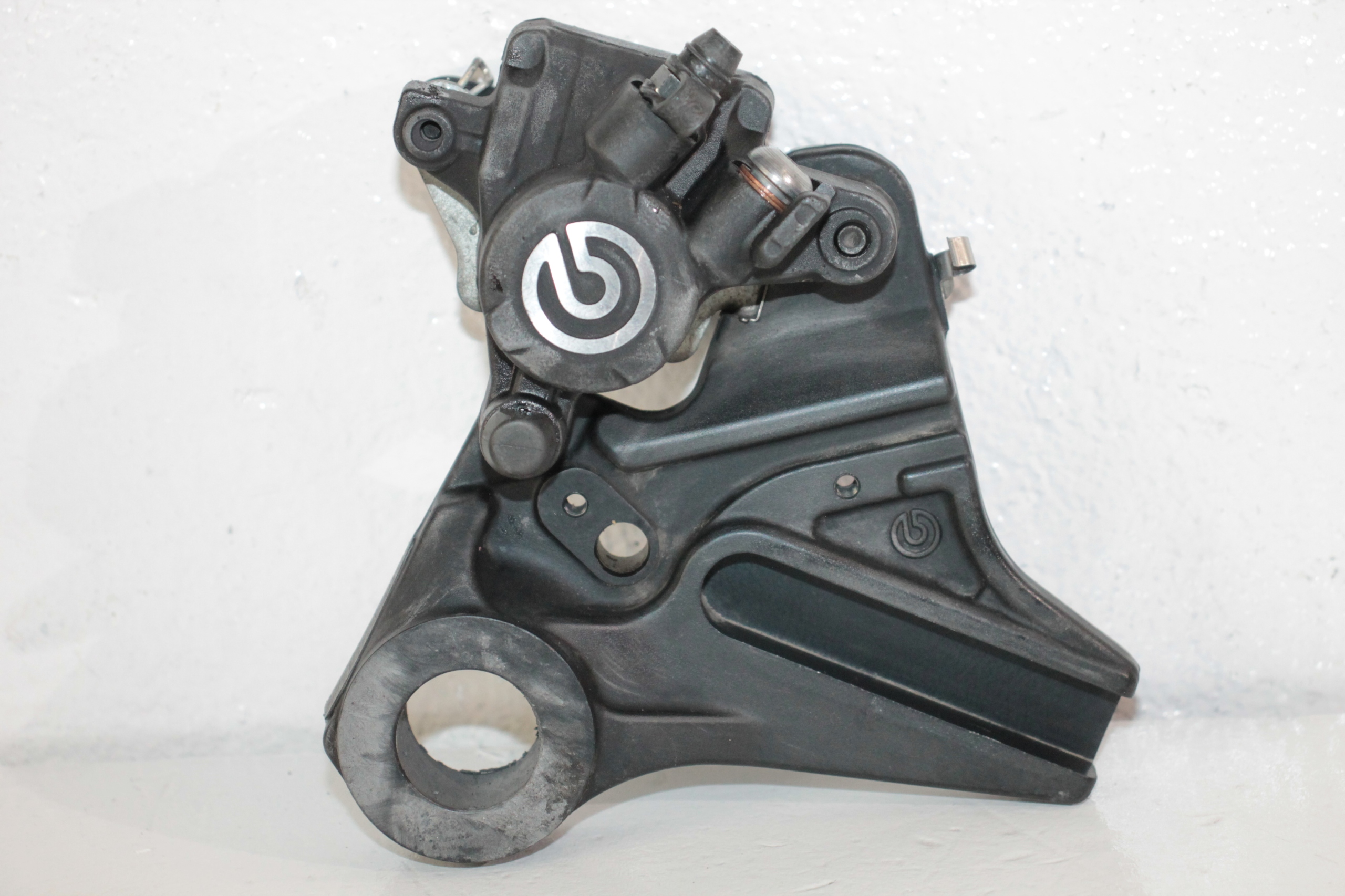 BMWS1000R 78 - BMW S 1000 R 16-20 ГАЛЬМІВНИЙ СУПОРТ ЗАДНІЙ