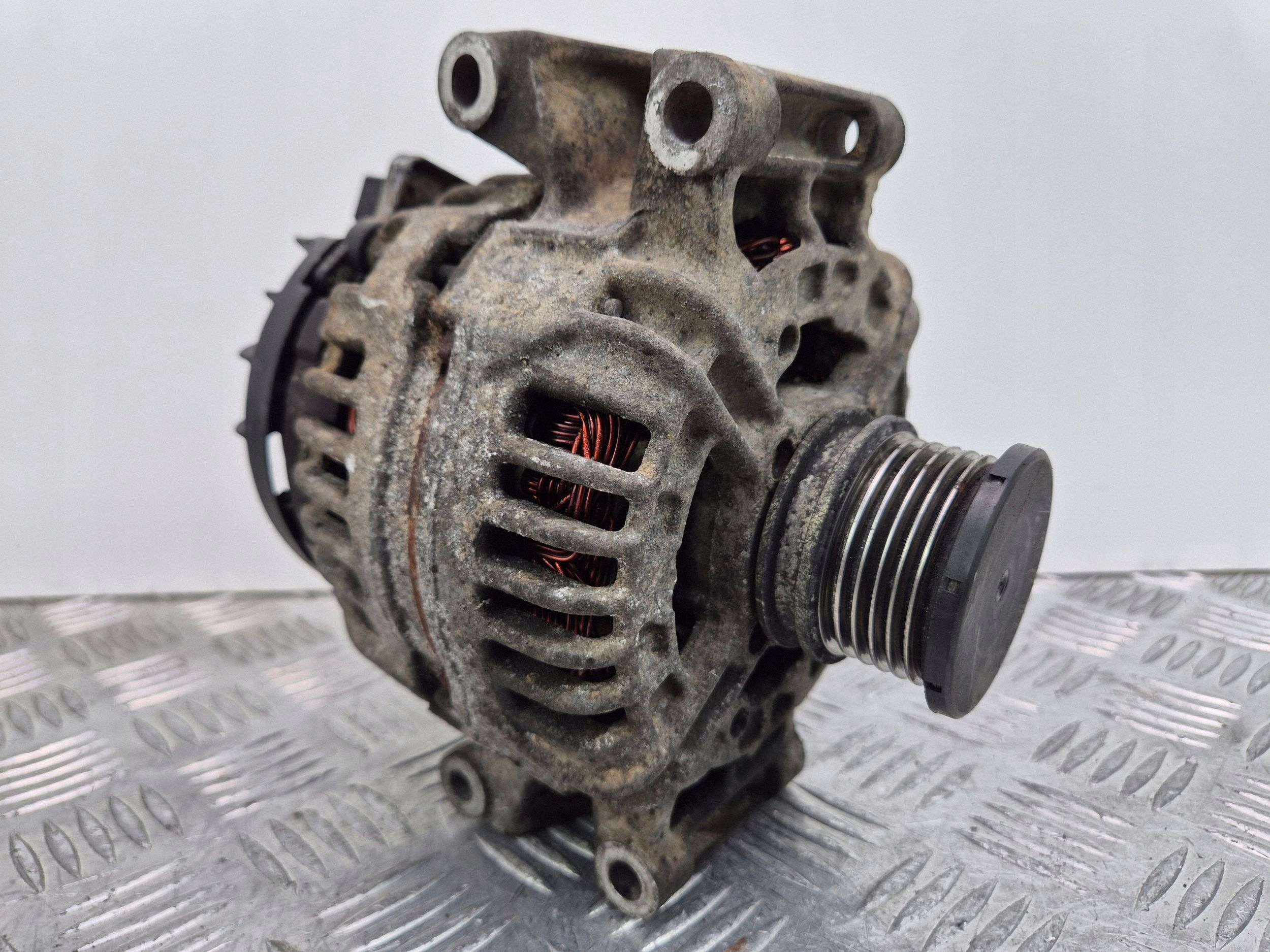 Mercedes Sprinter W906 alternator A0141542702