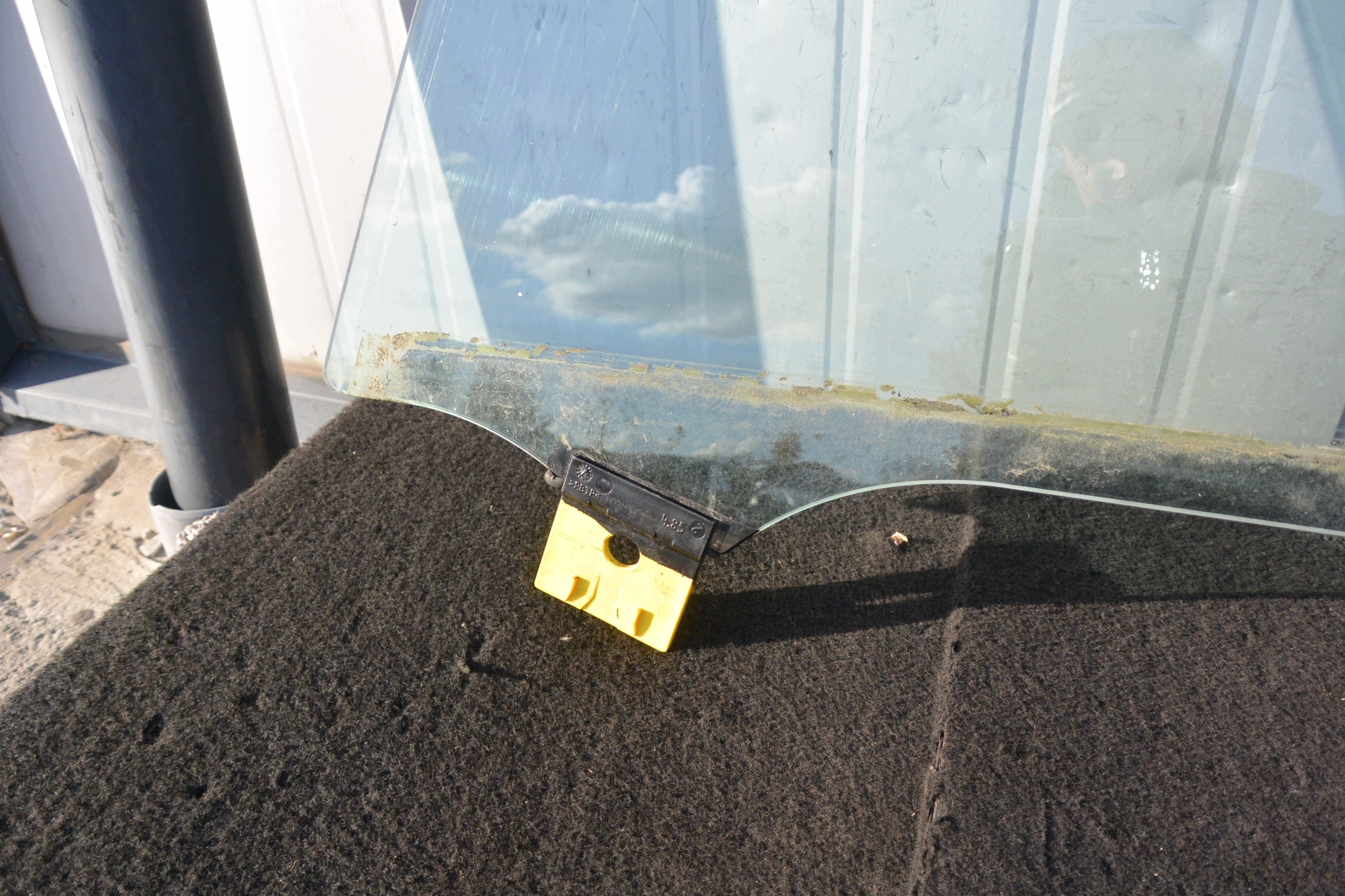 AUDI Q7 4M 2015- window door left front AUDI