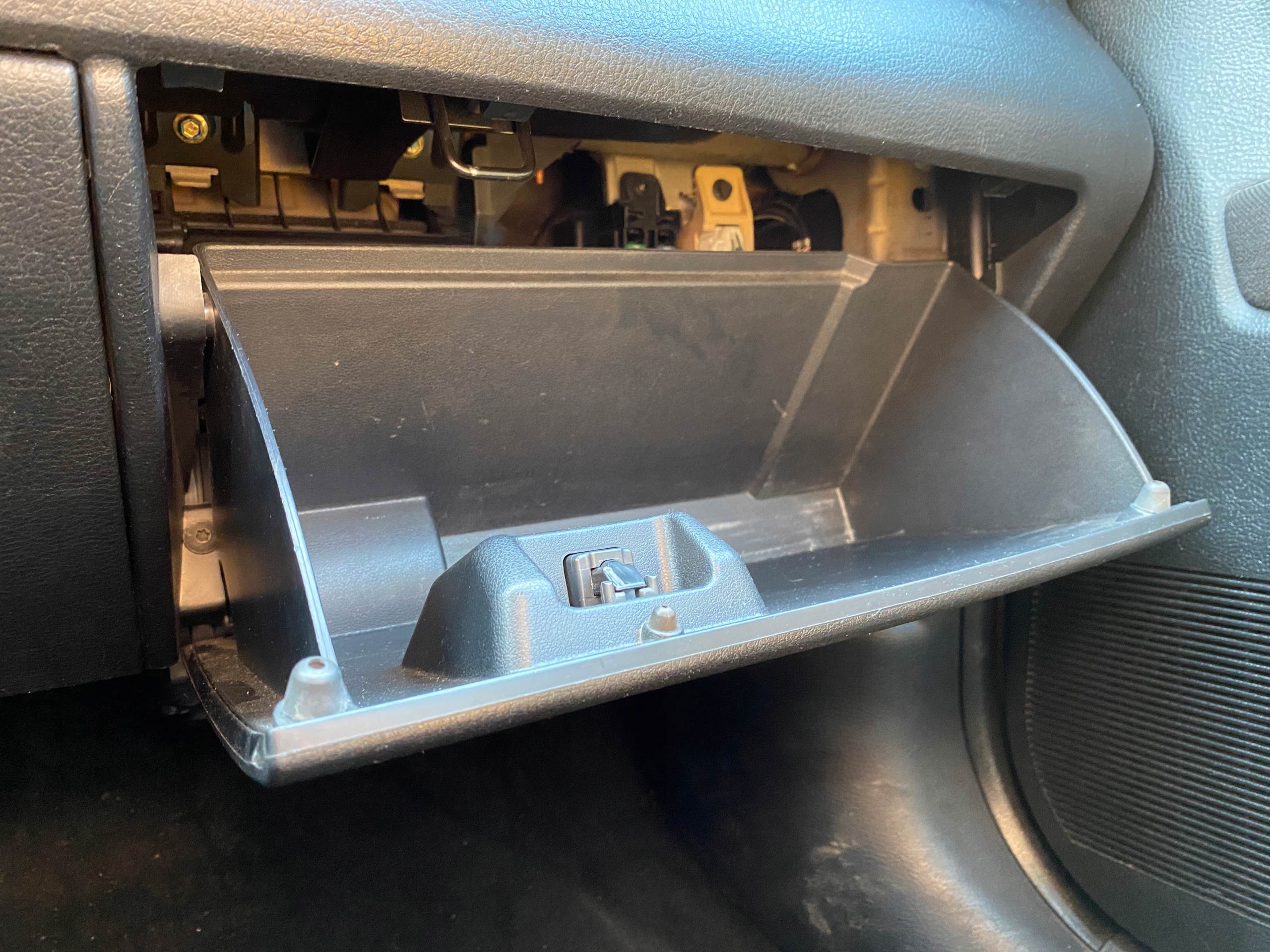 Mazda 2 1 e FL 02-07 CASSETTO PORTAOGGETTI passeggeri