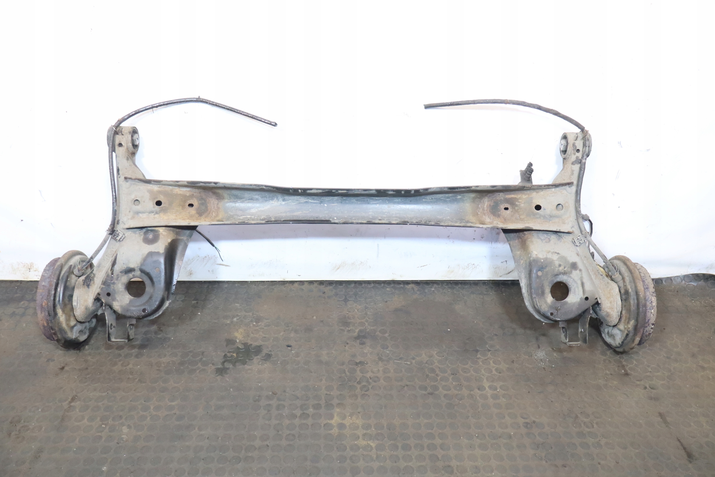 BELKA ZAWIESZENIA TYLNA SKODA CITIGO Producent części Skoda OE