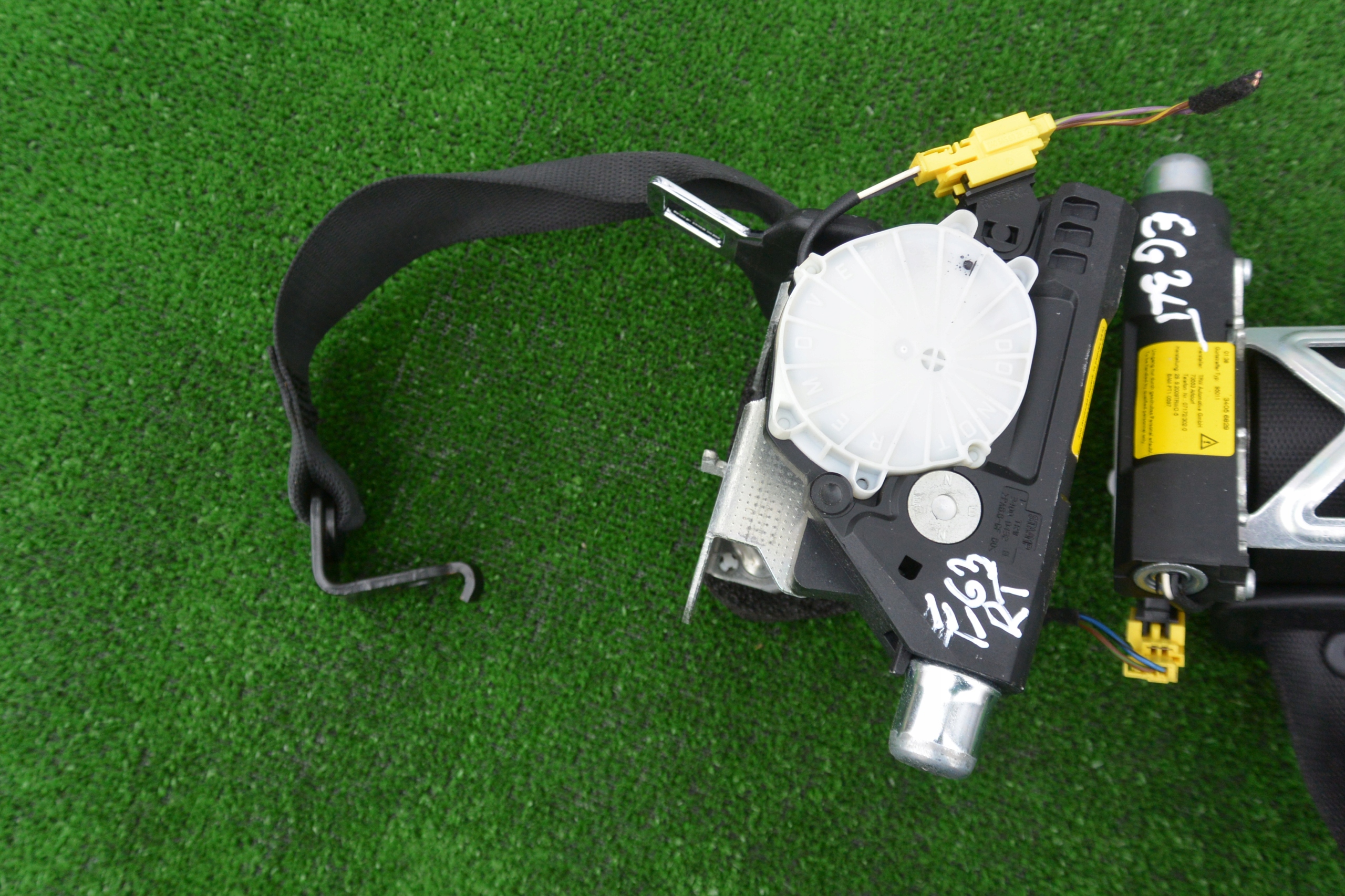 PAS BEZPIECZENSTWA TYL MERCEDES E KLASA W212 Car type Passenger cars