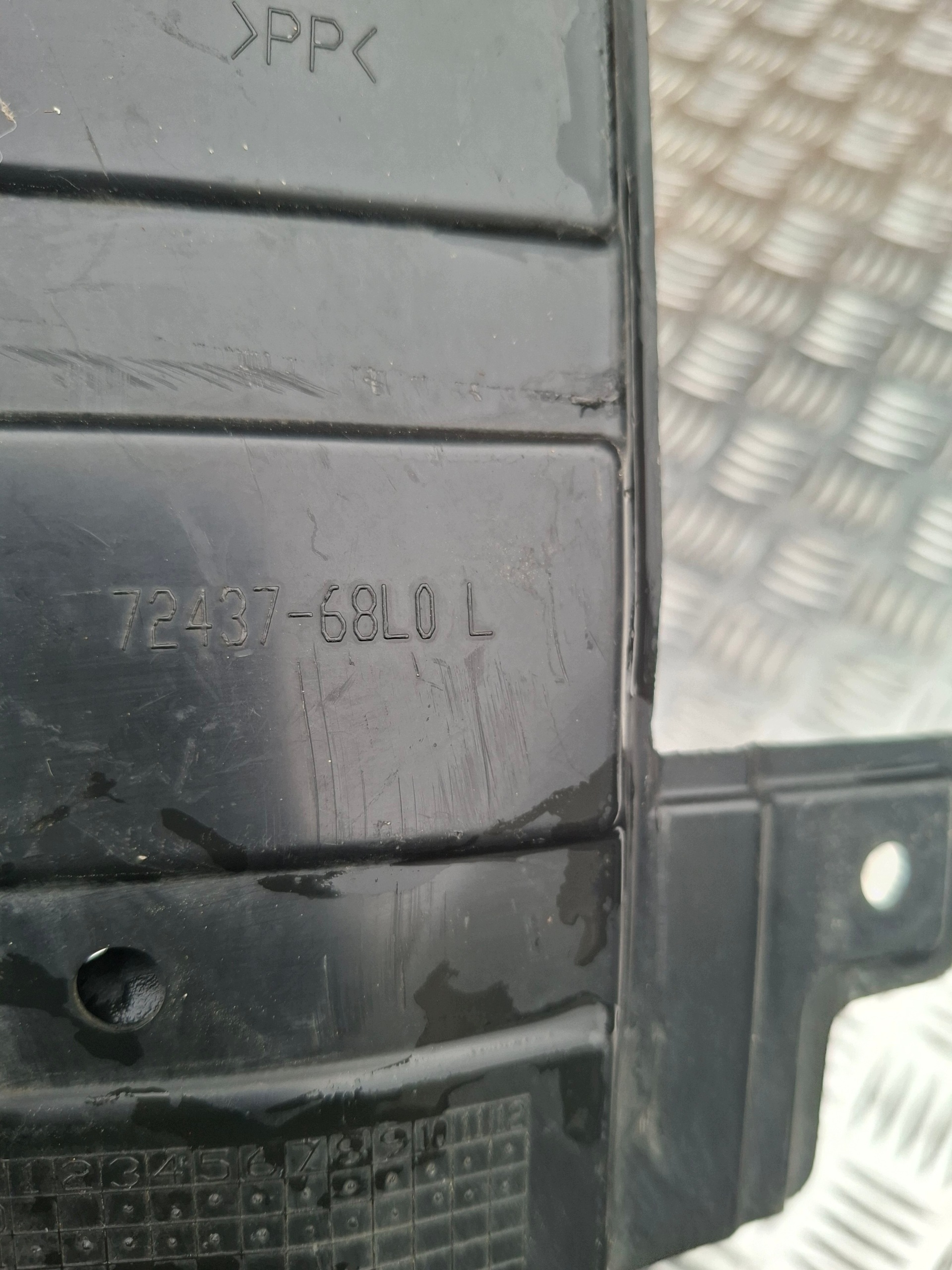 luftansaugkanal links SUZUKI SWIFT MK7 OE 72437-68L0