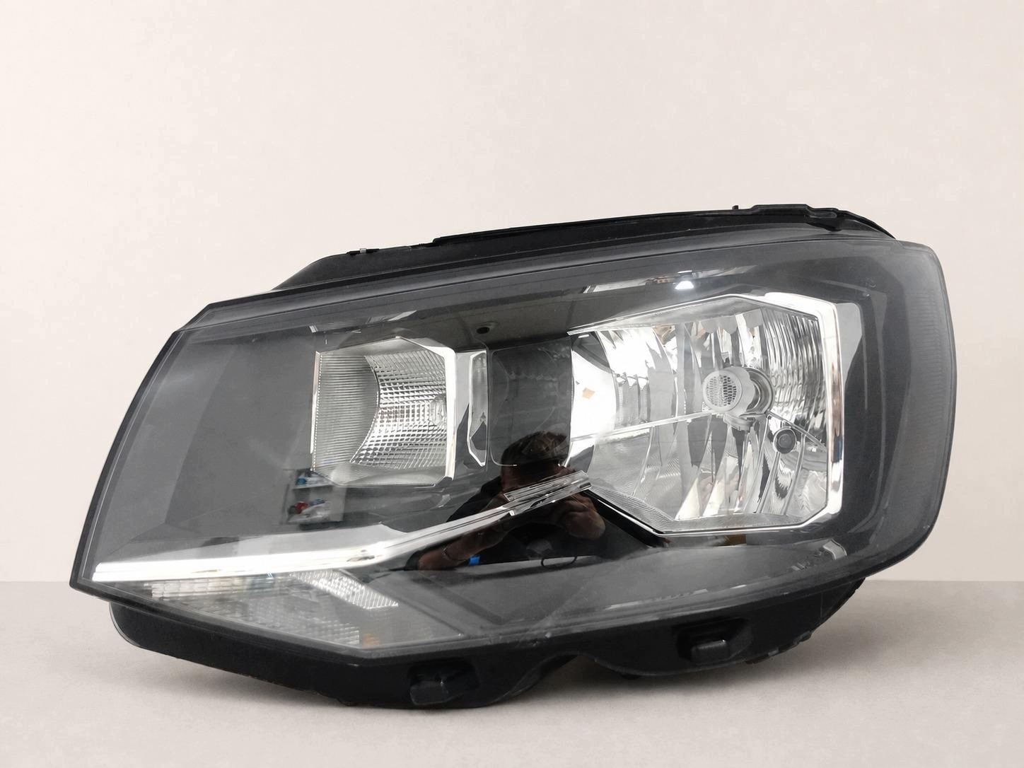 VW T6 TRANSPORTER 7E1 15-19 light HEADLIGHT ZWYKLA fog light H4 left front EU
