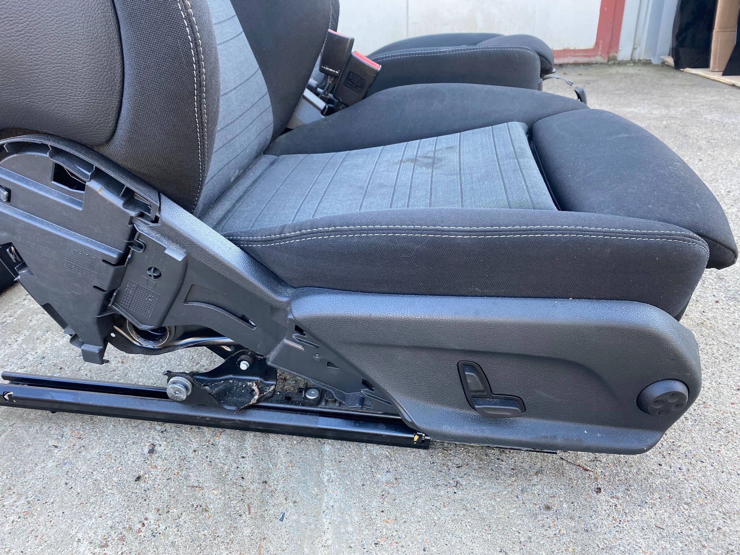 MERCEDES C W205 KOMBI Sitz Sitze vorne EL. Sitz EL. heck ISOFIX