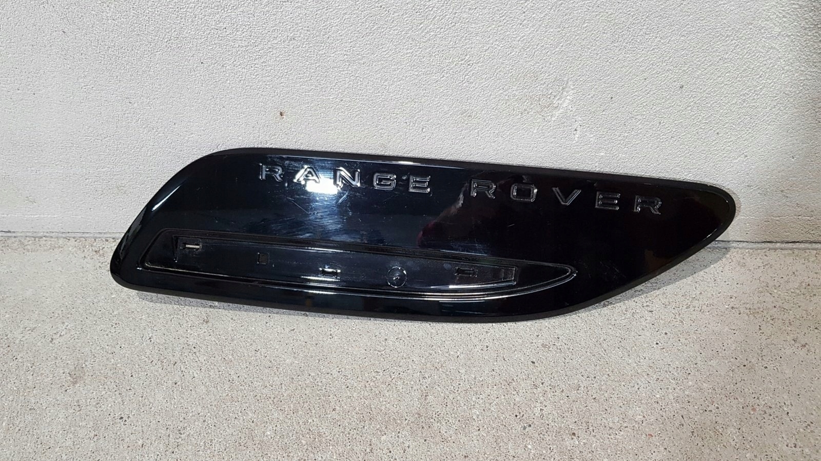 J8A2-16C628-AC - КРЫШКА КАПОТА RANGE ROVER VELAR