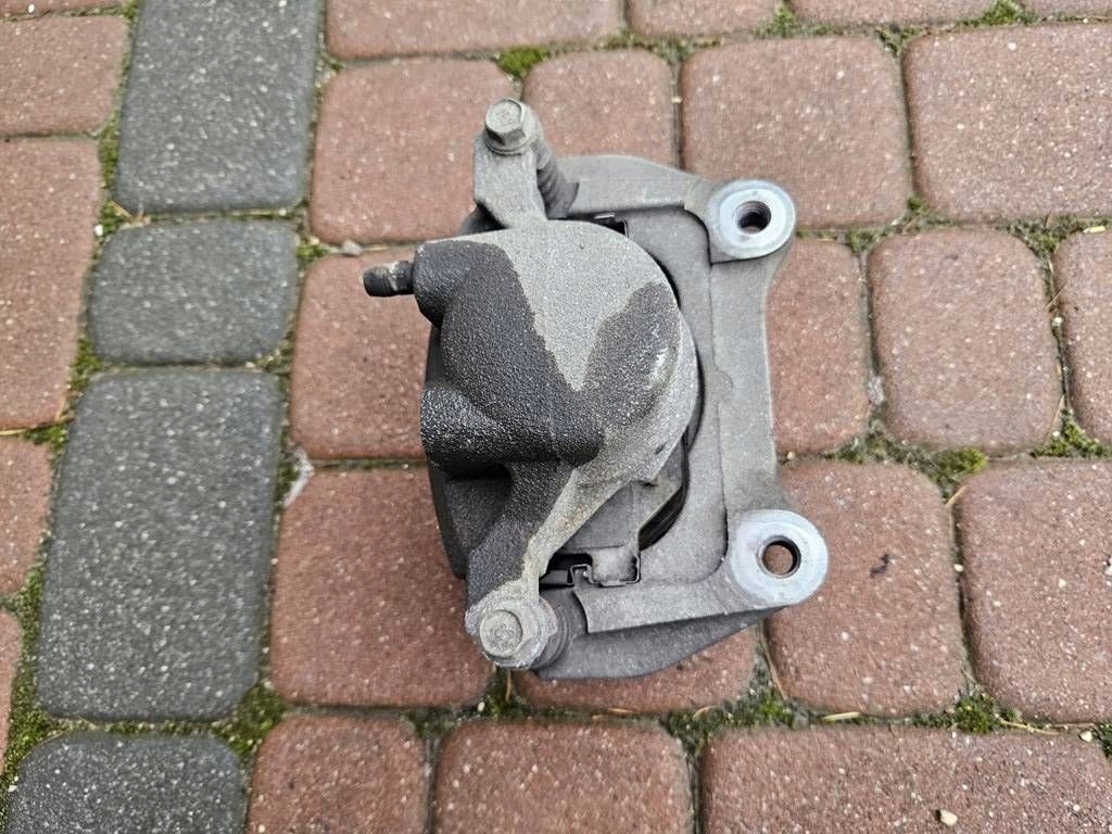 caliper front front brake jazmo right Opel Insignia B