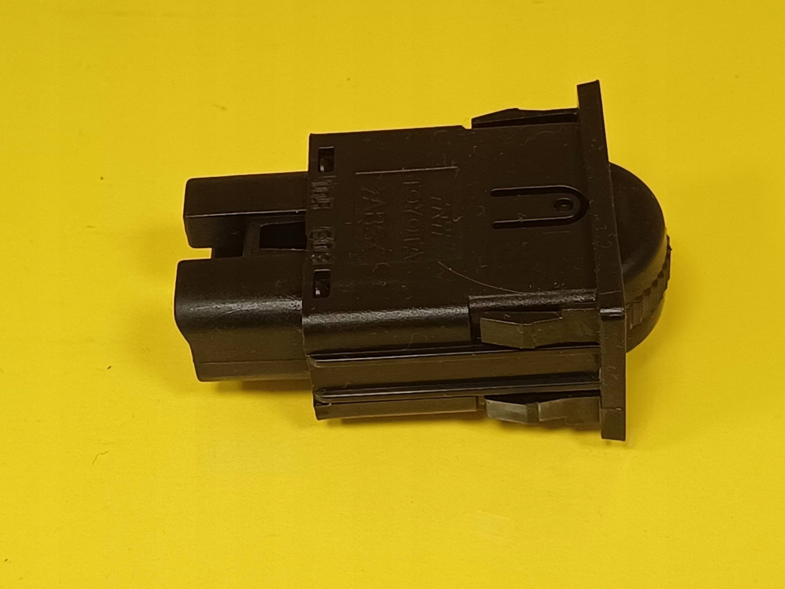 switch control of the lights TOYOTA COROLLA VERSO E121 NR703