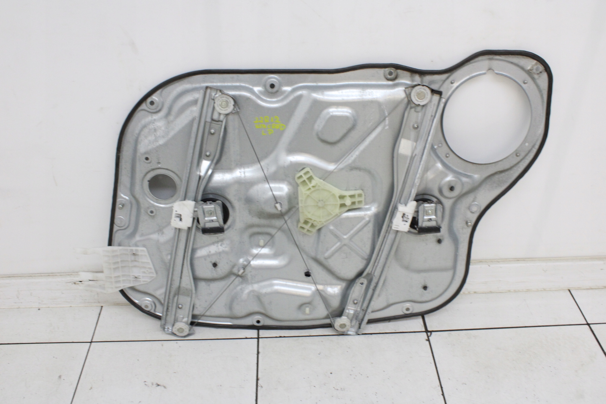 KIA CEED I 2006R- PODNOŚNIK SZYBY LEWY PRZÓD