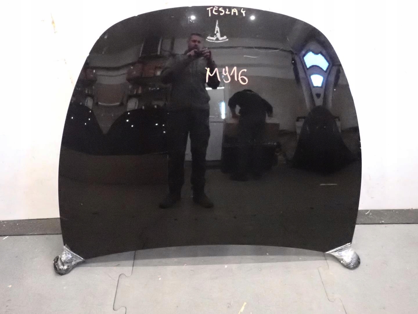 kapota TESLA Y 2021