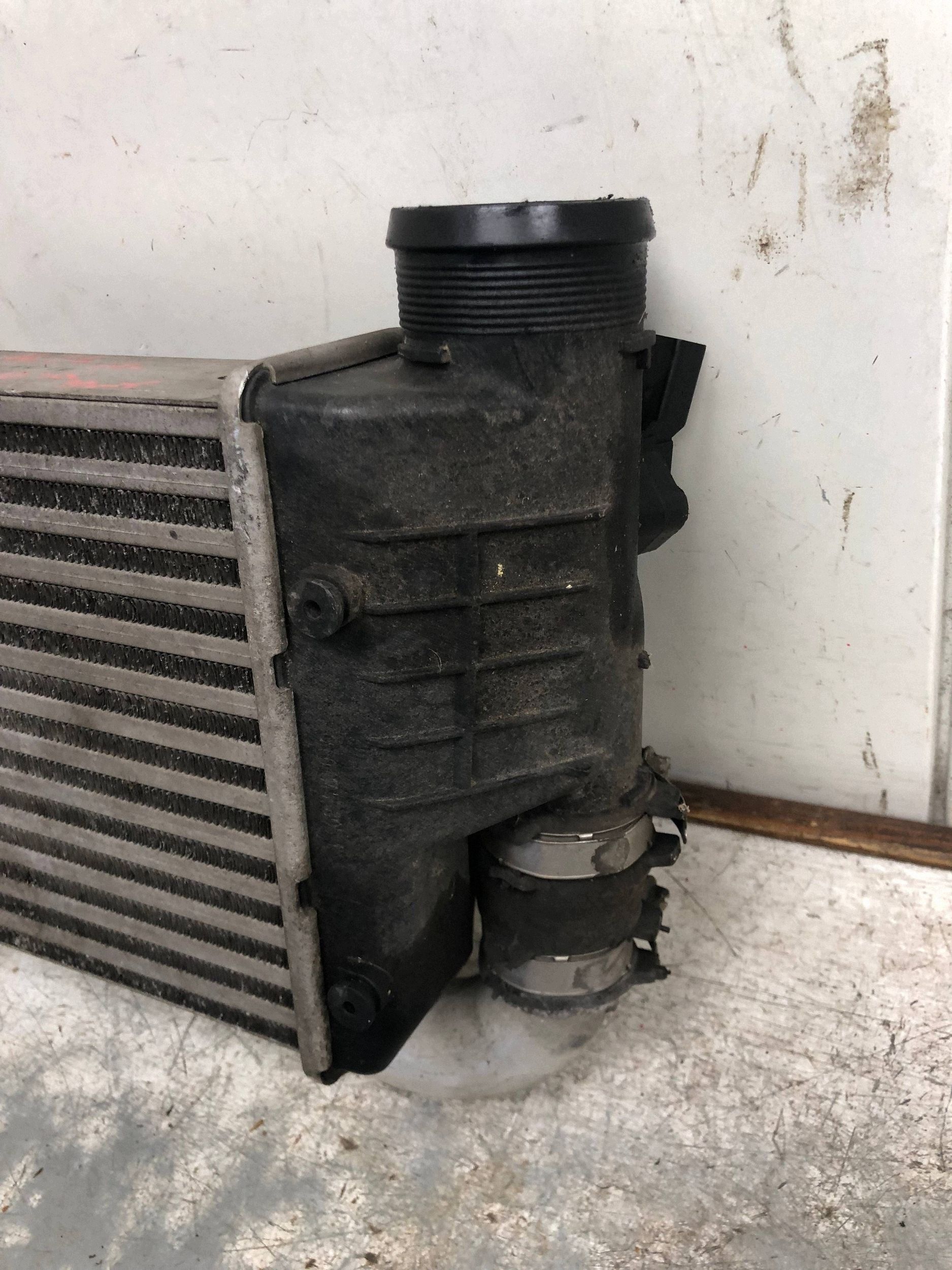 radiator intercooler left 3.0 TDI AUDI A6 C6 4F0145805E
