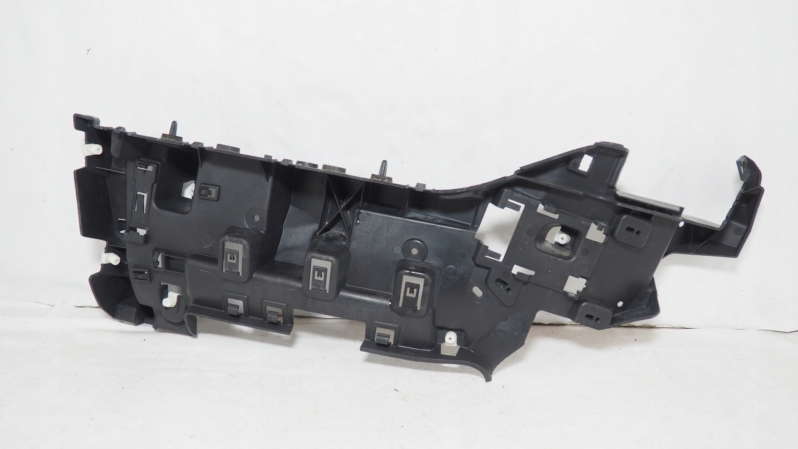 Land Rover Discovery V bumper bracket left rear part KY32-17A882-AA