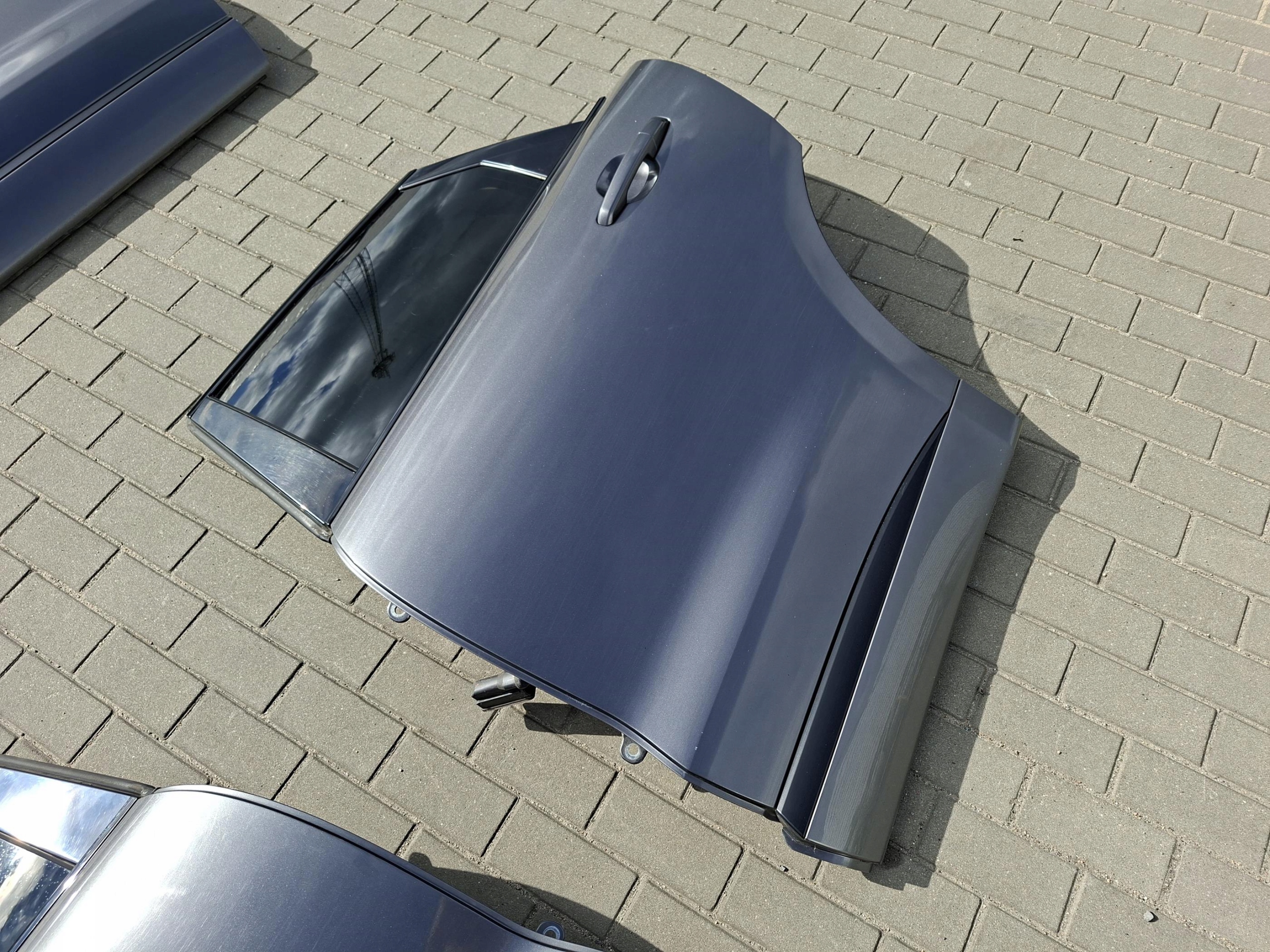 door rear part left rear. left JAGUAR F-PACE X761 LKH
