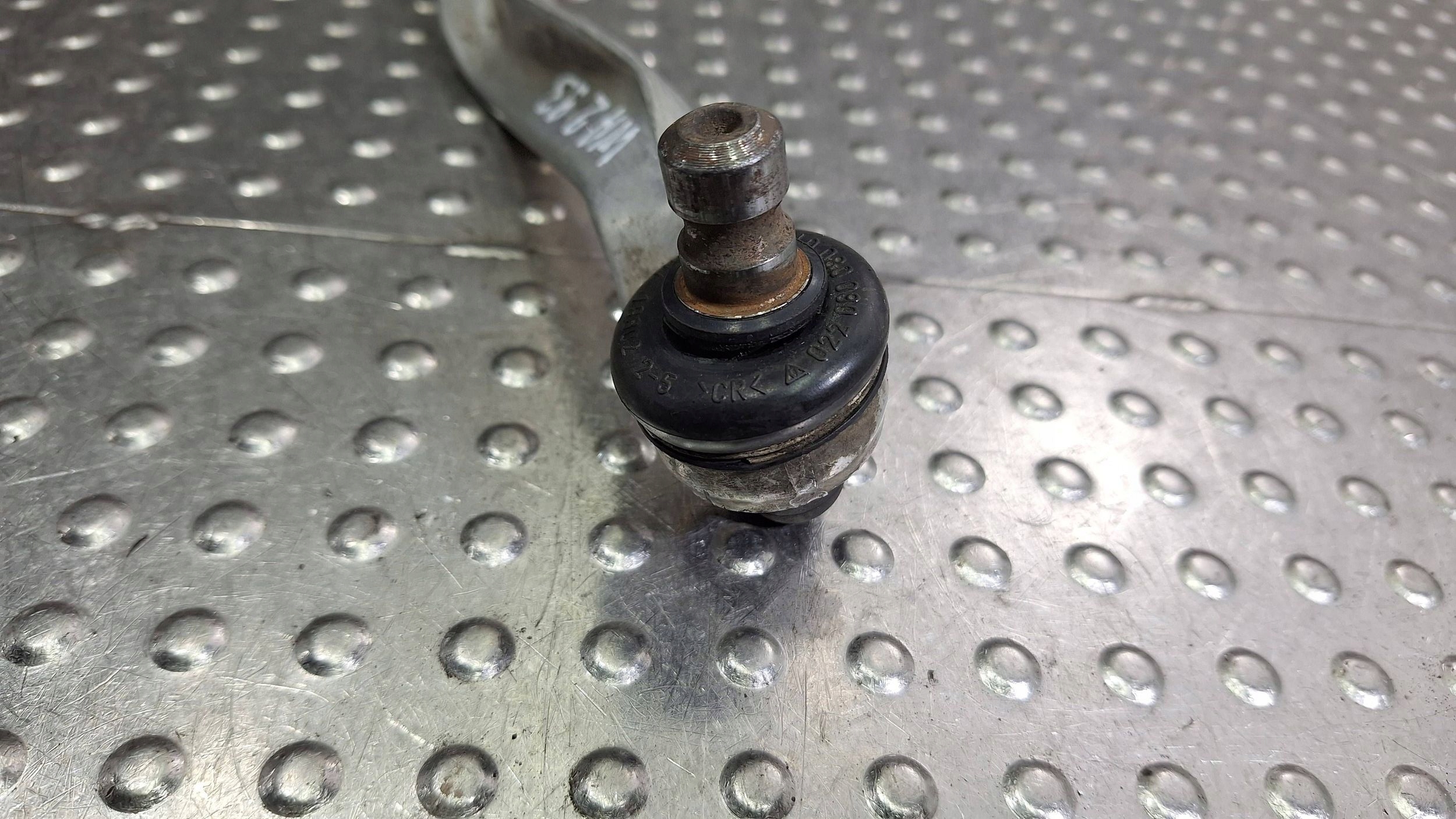 arm left front upper OE 4D0407511F AUDI A4 B6 A6 C5 PASSAT B5 SUPERB and